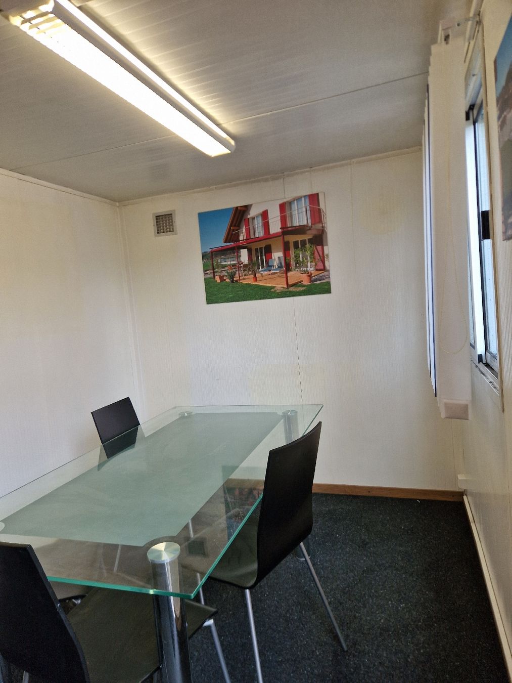 Baucontainer: Bürocontainer mit Fahrwerk – Gebraucht aus Sumiswald von ForstCounty 3