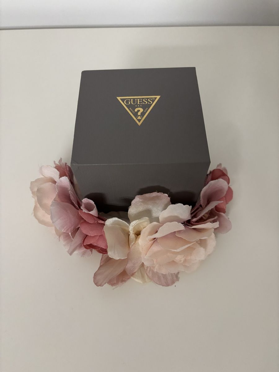 Guess Orologi: Guess Damenuhr Goldfarben mit Strass, Neu – Nuovo (secondo la descrizione) da Salenstein venduto da Silly...0