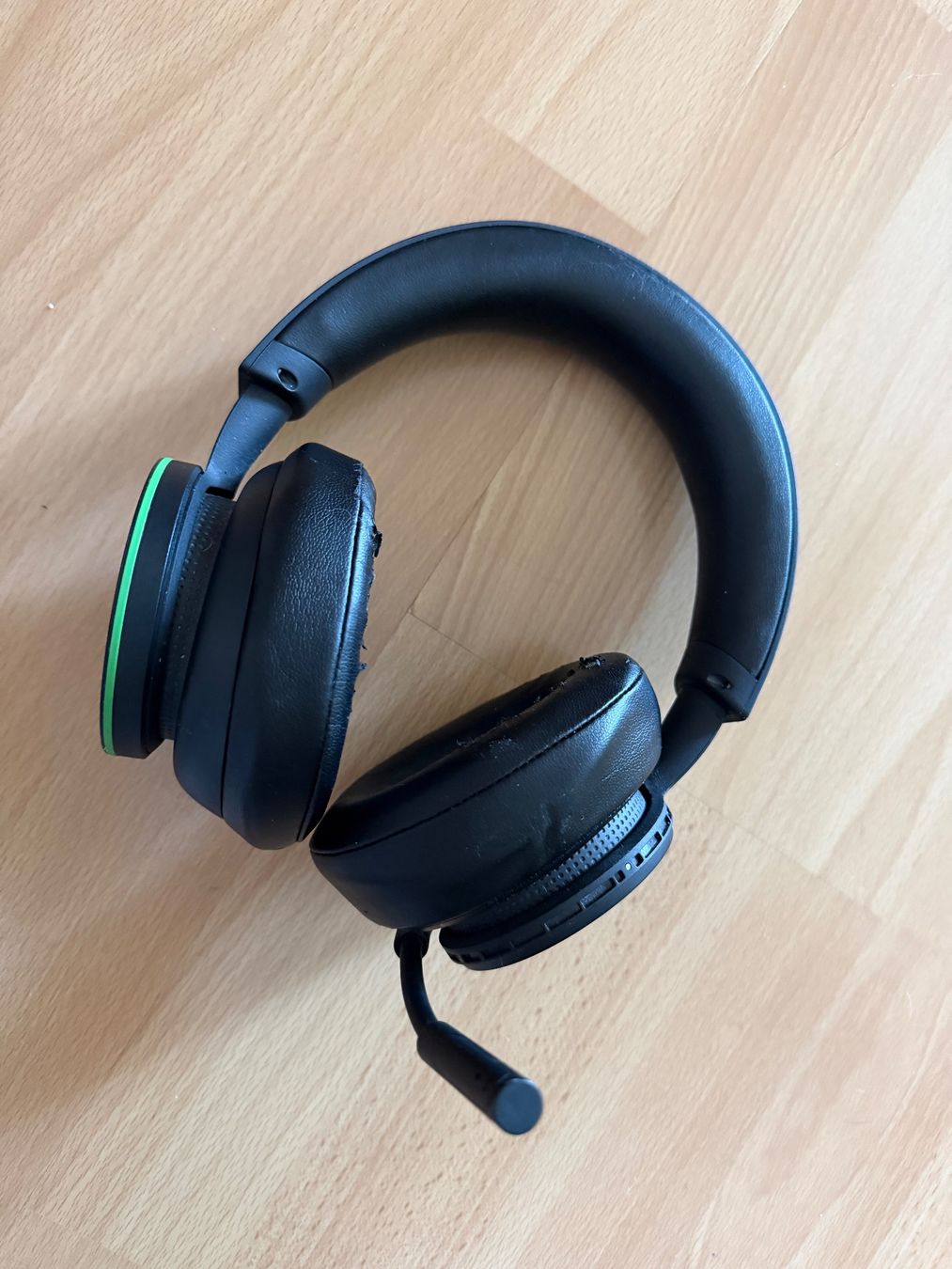 Microsoft Console: Xbox Series S 512GB + HP OmenMonitor+ XboxWireless Headset – Usato da Egerkingen venduto da Illmatic89 2