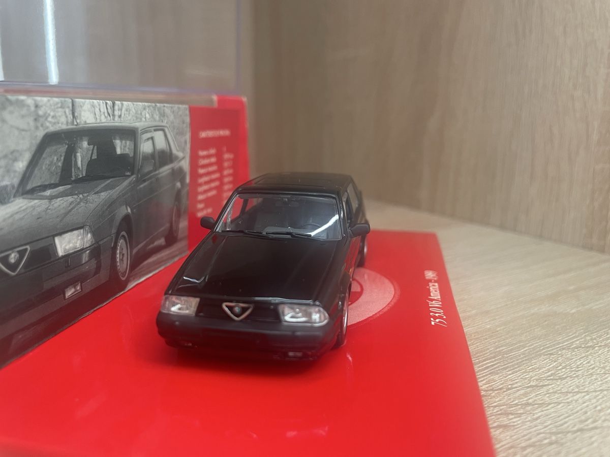 Alfa Romeo Modellini d'auto: Alfa 75 America 1/43 – Nuovo e nell'imballaggio originale da Paradiso venduto da jovica1987 1