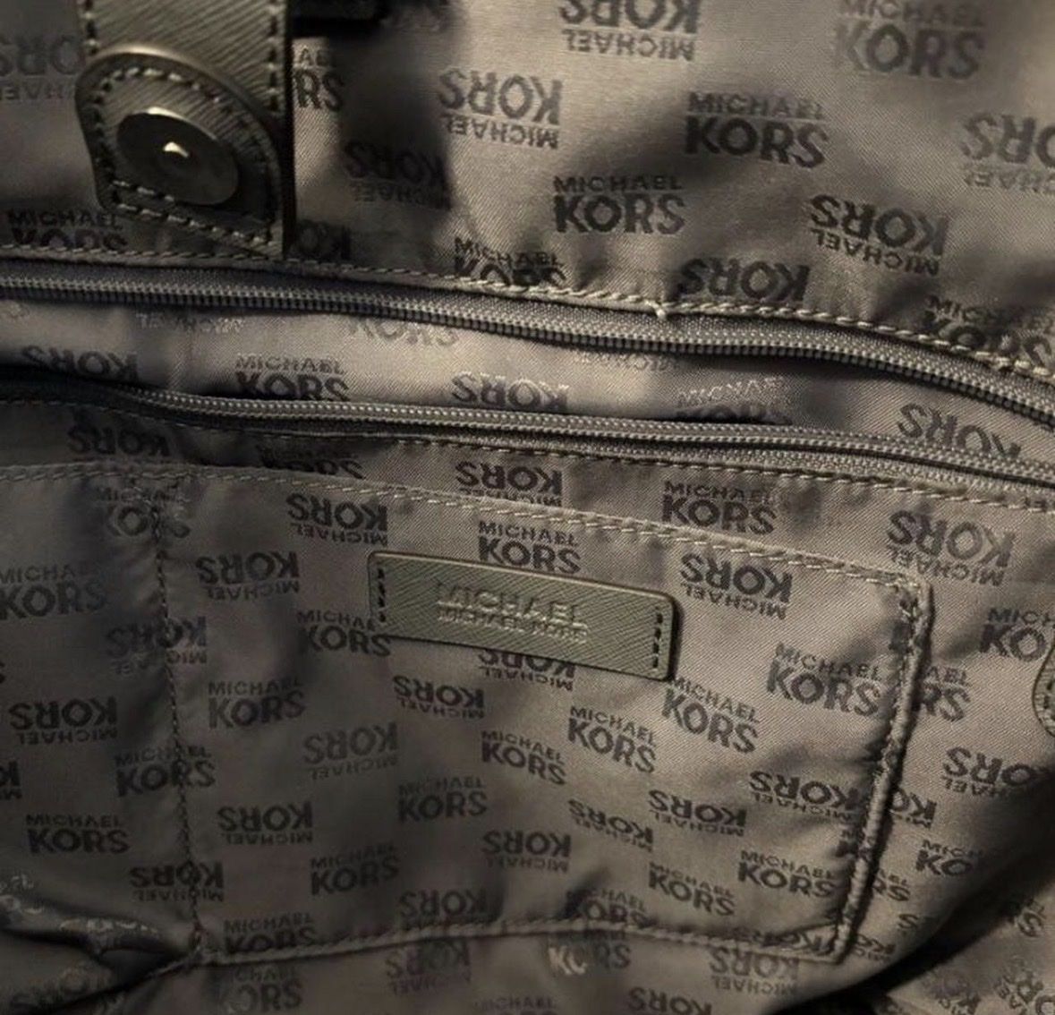 Michael Kors Taschen für Damen: Michael Kors Tasche in grau – Gebraucht aus Neftenbach von tim_6jjn 1