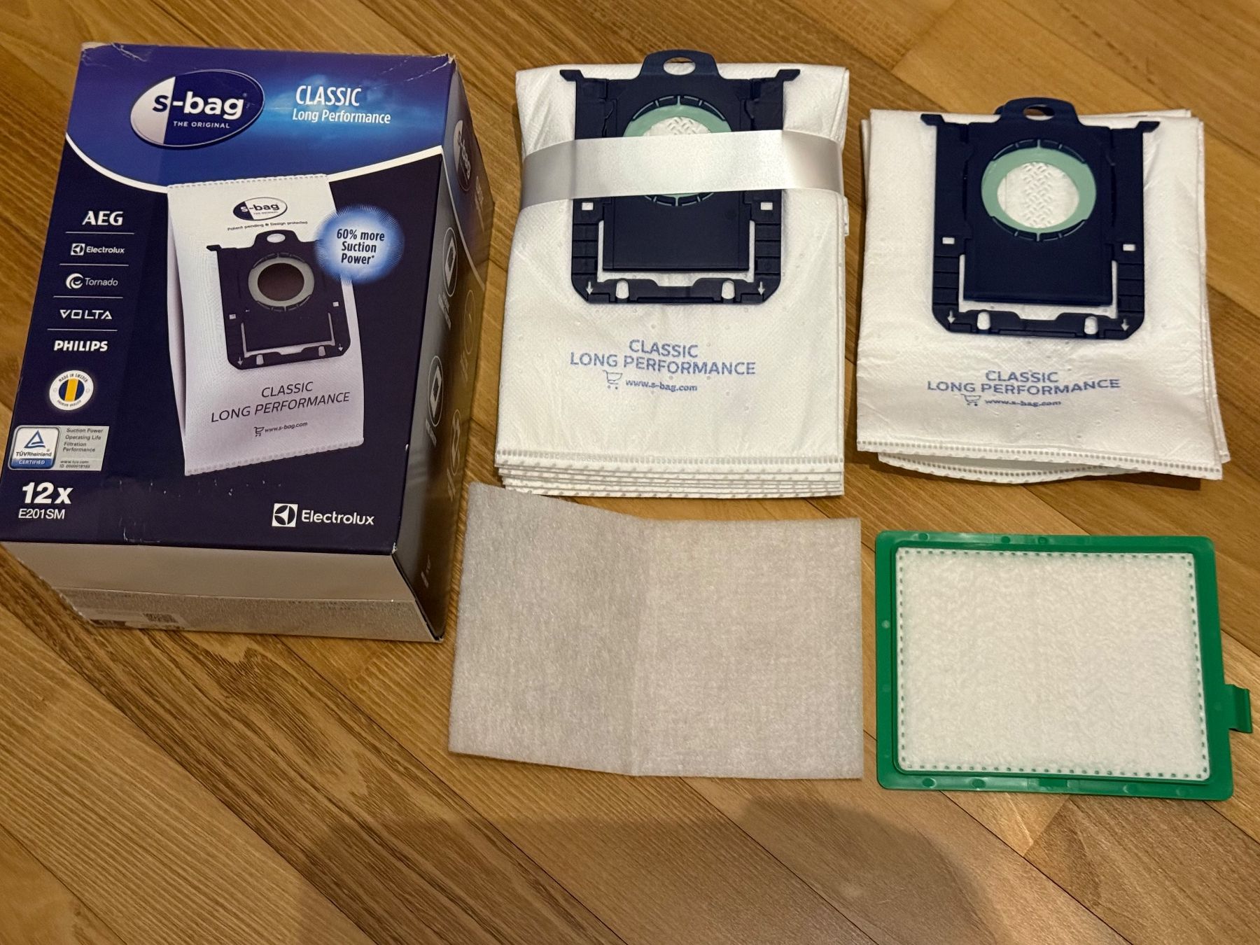 Electrolux Aspirapolveri & Accessori: 8x Electrolux s-bag Classic Performance - Staubsaugerbeutel – Usato da Chur venduto da Hermes421