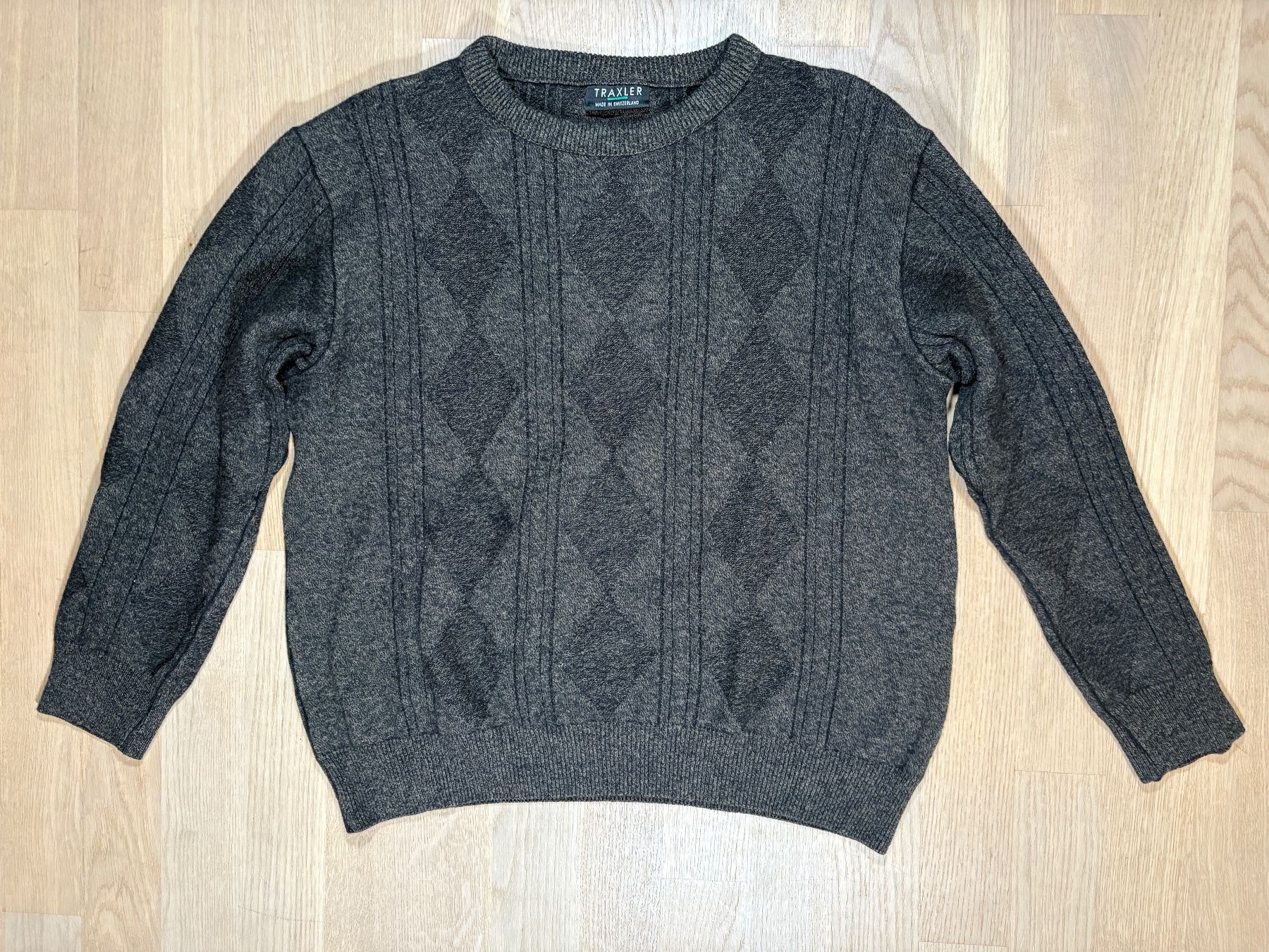 Pullover & Sweatshirts: Traxler Pullover XL, Made in Switzerland – Gebraucht aus Elgg von Jo_Naj 1