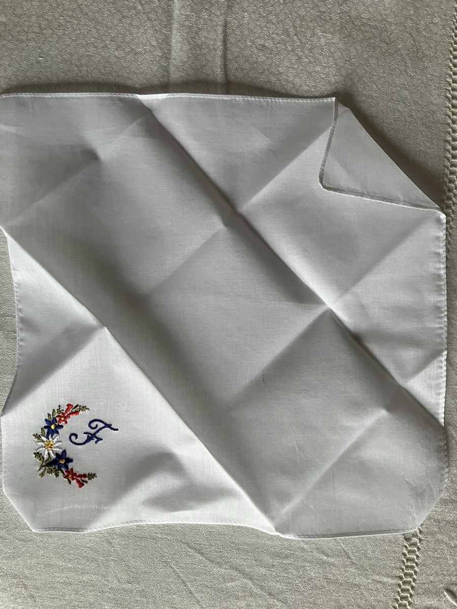 Altro in  Abbigliamento & Accessori: 2 mouchoirs brodés lettre "F" NEUF – Nuovo e nell'imballaggio originale da Pully venduto da claddagh 3
