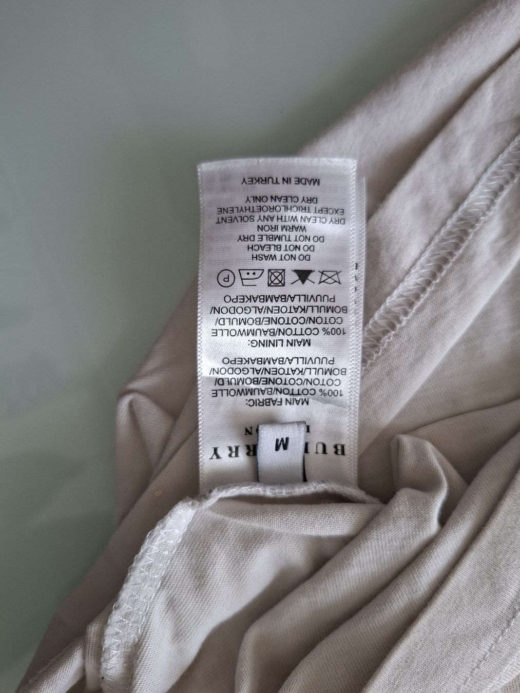 Burberry T-shirt: T-shirt Burberry Beige, taille M – Usato da Renens VD venduto da ser_j2fn 8