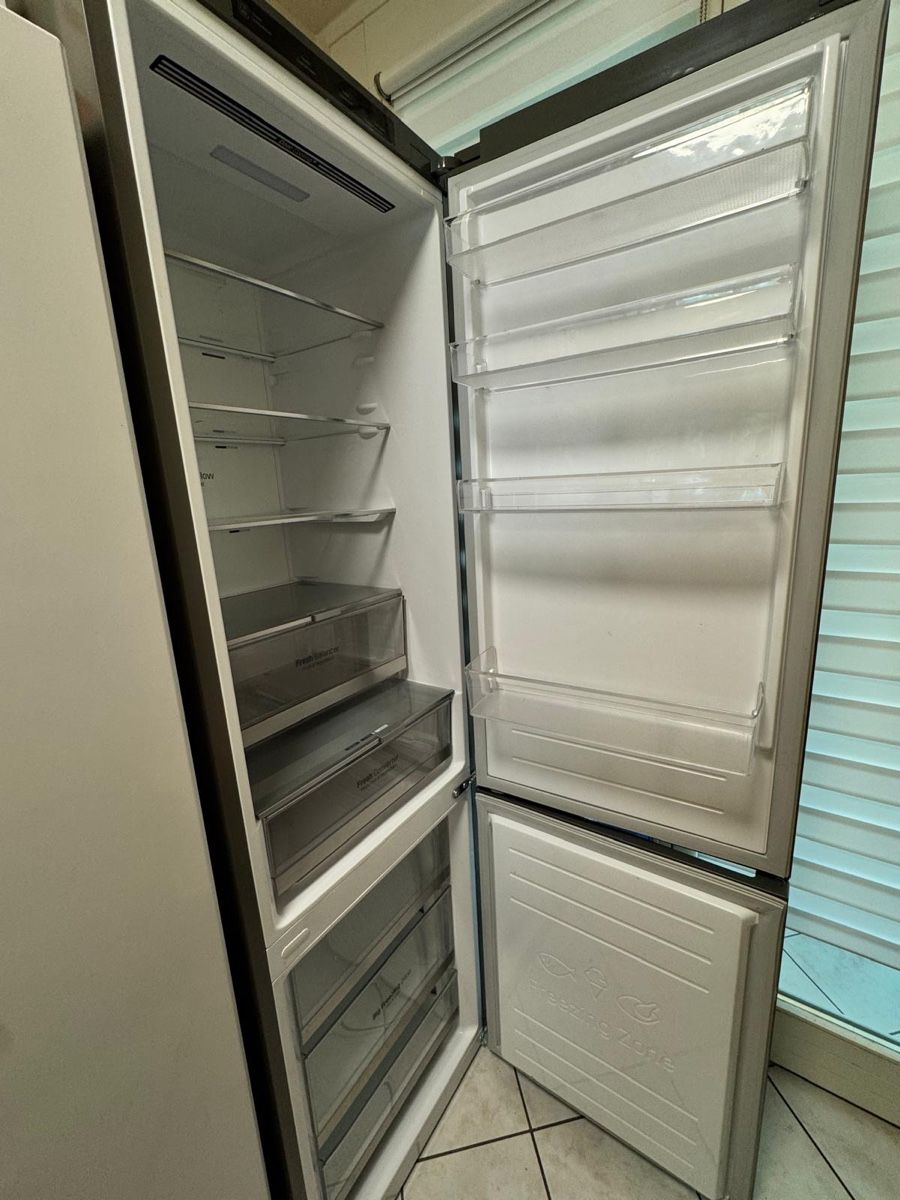 Réfrigérateurs: Frigo avec congélateur LG (ne refroidit plus) – Défectueux à St. Gallen par