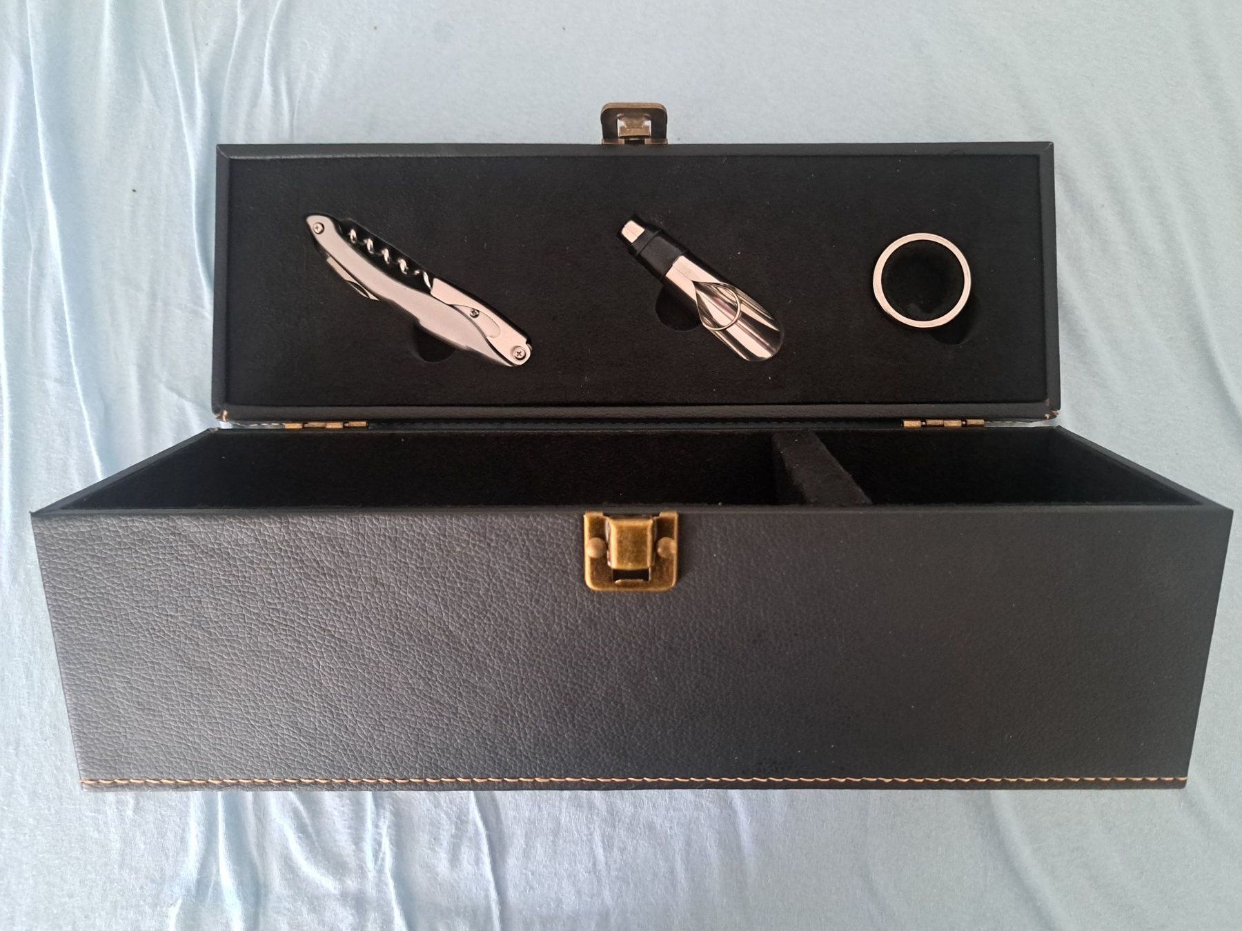 Altro: Edle Wein-Geschenkbox mit Zubehör – Usato da Basel venduto da oliver21218 4