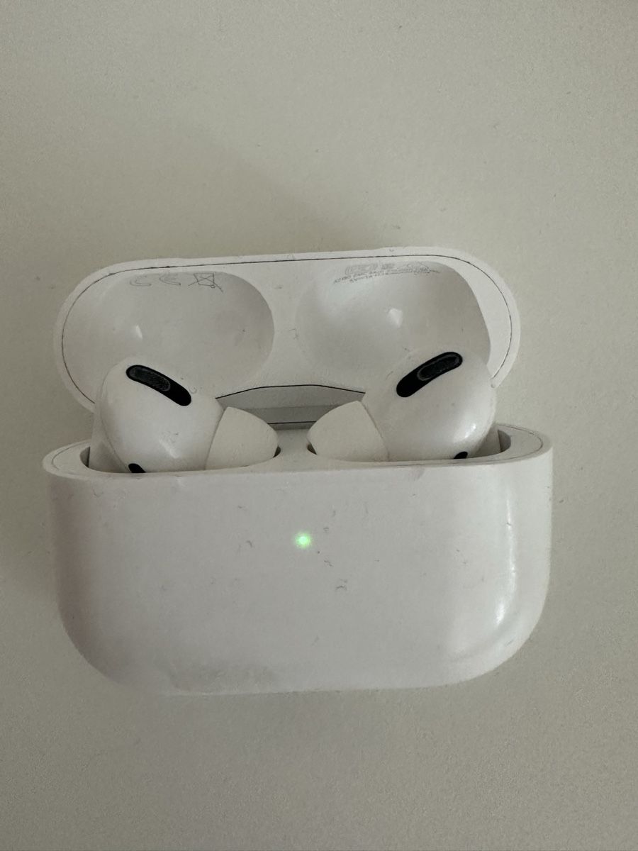 Apple Cuffie: Apple AirPods Pro – Usato da Baar venduto da leo_h878