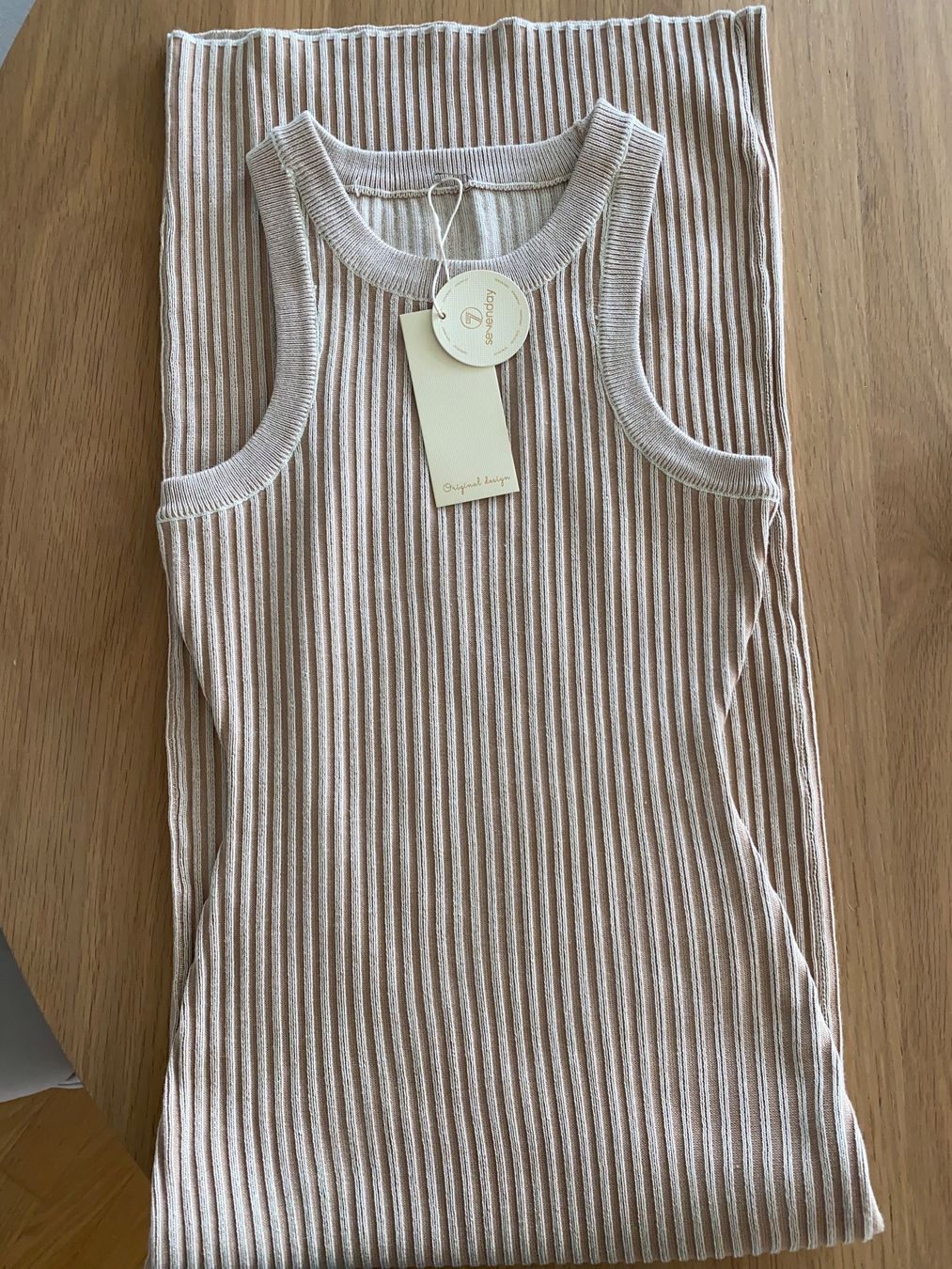 Robes: Kleid – Neuf avec emballage d'origine à Emmen par mas_gw7t 1