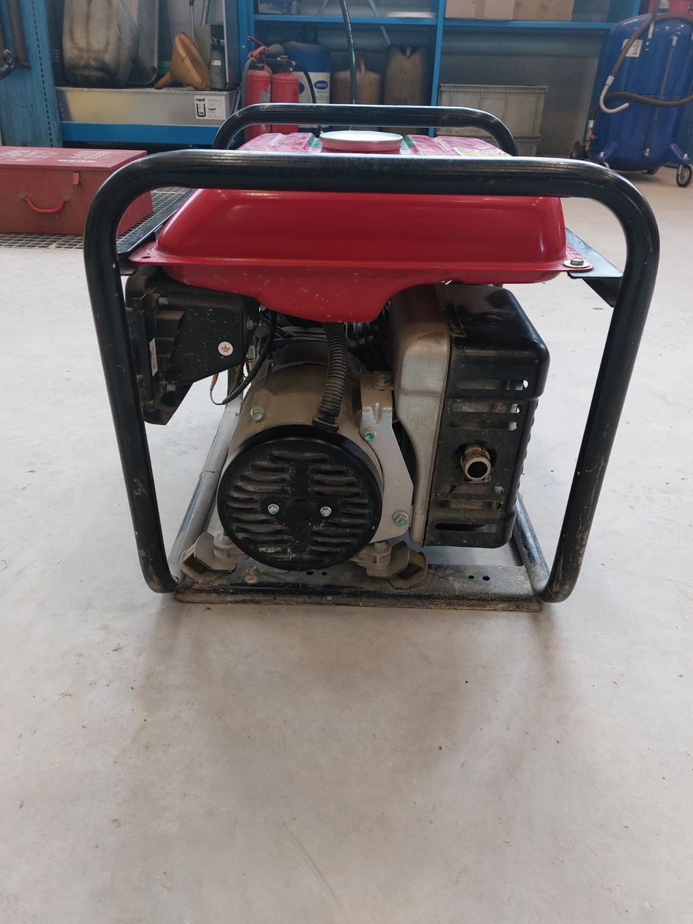Honda Stromgeneratoren: Notstromagregat Honda EM2300 – Defekt aus Bubikon von  4