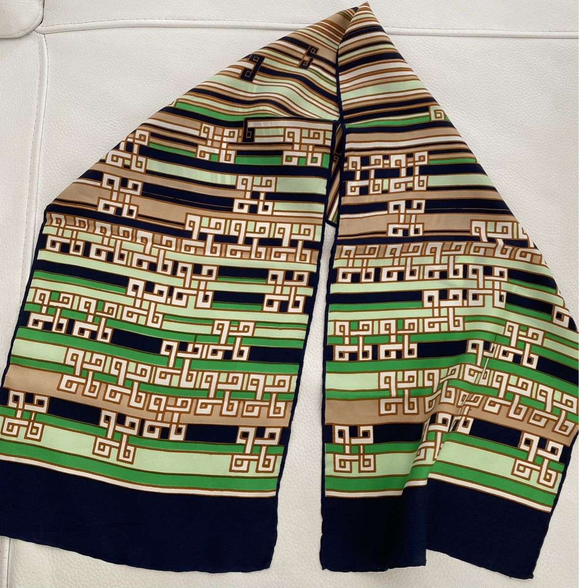 Foulard & Sciarpe: Seiden Schal 🌸 – Usato da Opfikon venduto da Luis144 1