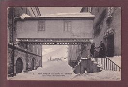 GRAND-SAINT-BERNARD - Touriste à l'Hospice