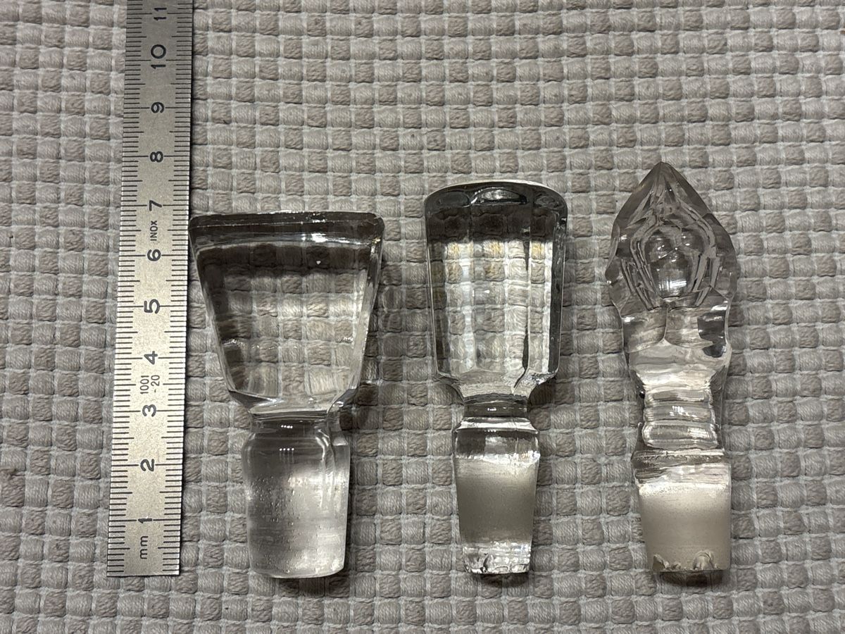 Apribottiglie & Tappi per chiusura: 3 Flaschen Deckel aus Glas – Usato da Rümlang venduto da euqinom16