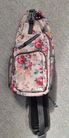 Umhängetasche/Rucksack   NEU  schönes Rosenmotiv