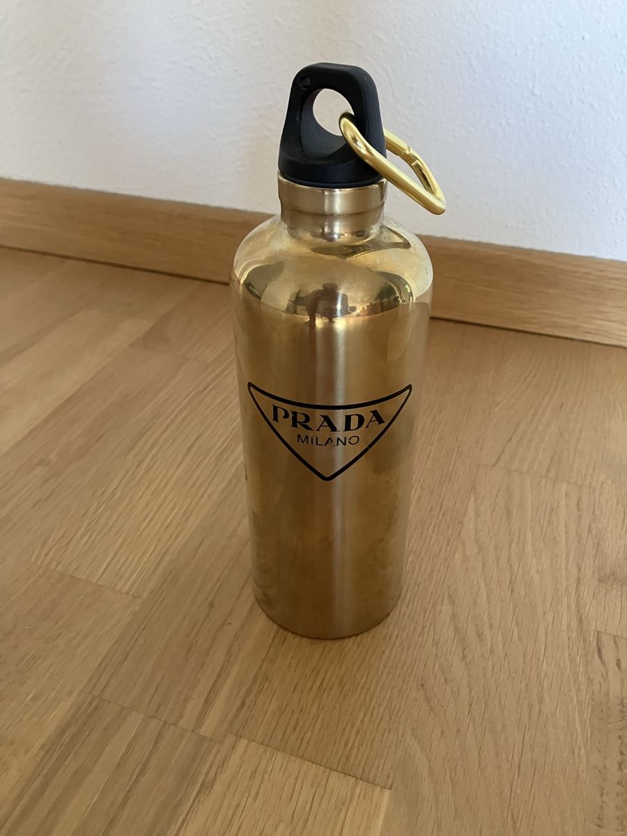 Trinkflaschen & Thermosflaschen: Prada Trinkflasche – Gebraucht aus Zürich von Wooha