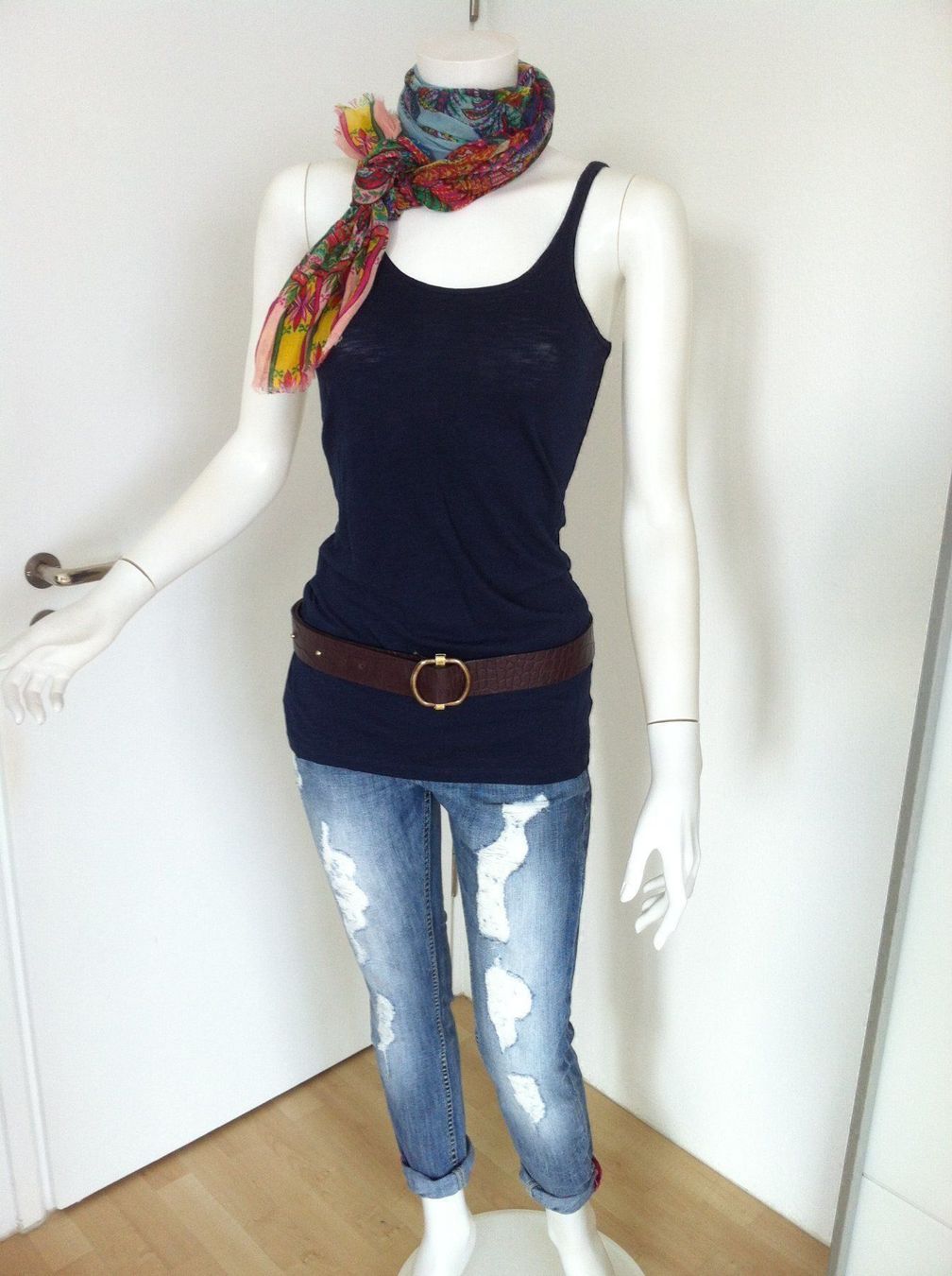 Mango Tops: 🤩MANGO BASIC TANK TOP DUNKELBLAU & ARMANI P. – Gebraucht aus Olten von Naja-Twins-Twins 1