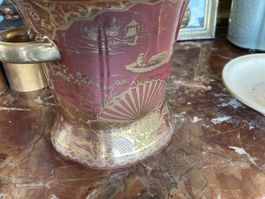 Sehr schönes Cachepot mit asiatischem Muster China H 18,5 cm