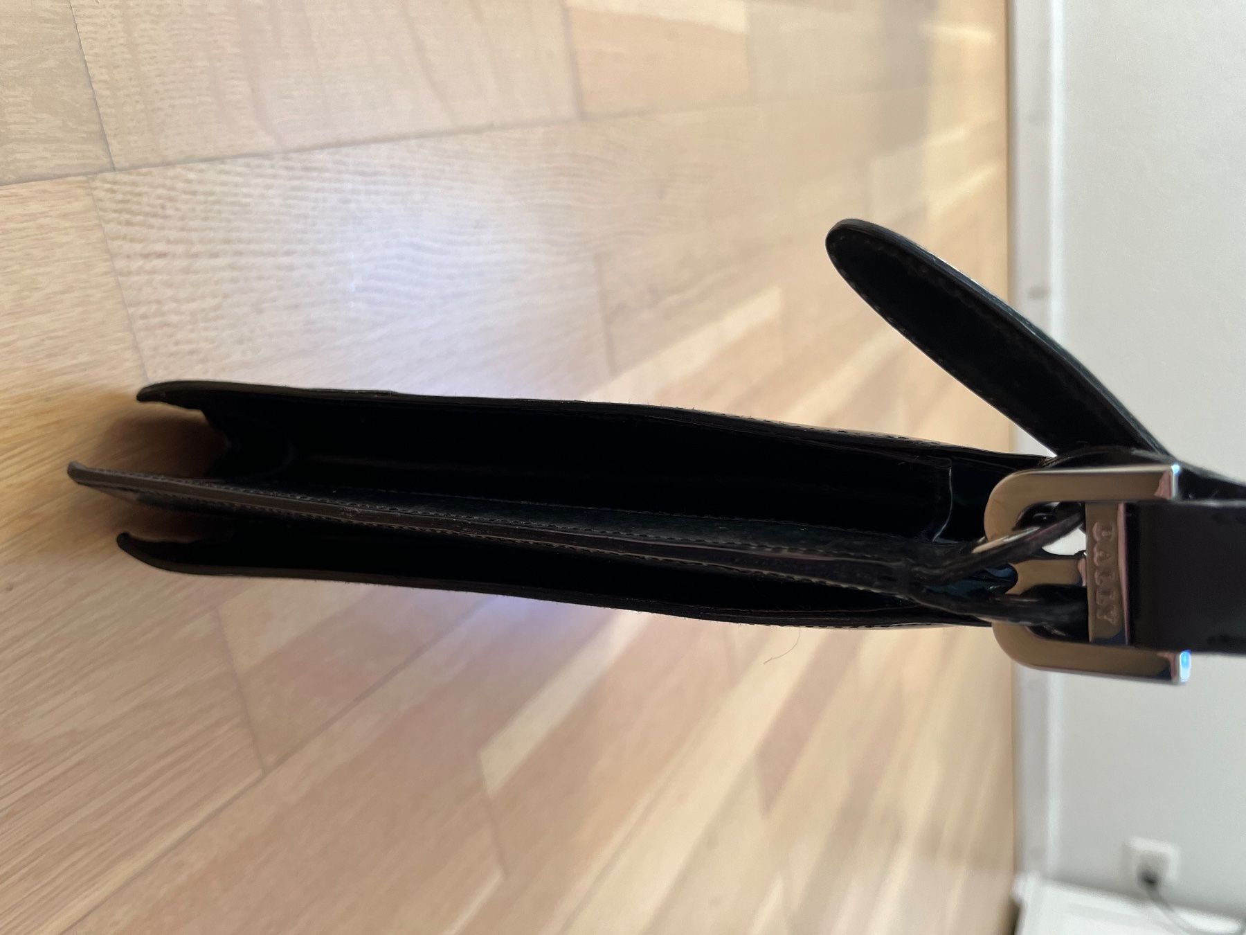 Bally Taschen für Damen: Bally Handtasche Glattschwarz Leder – Gebraucht aus Weisslingen von nizanra 2