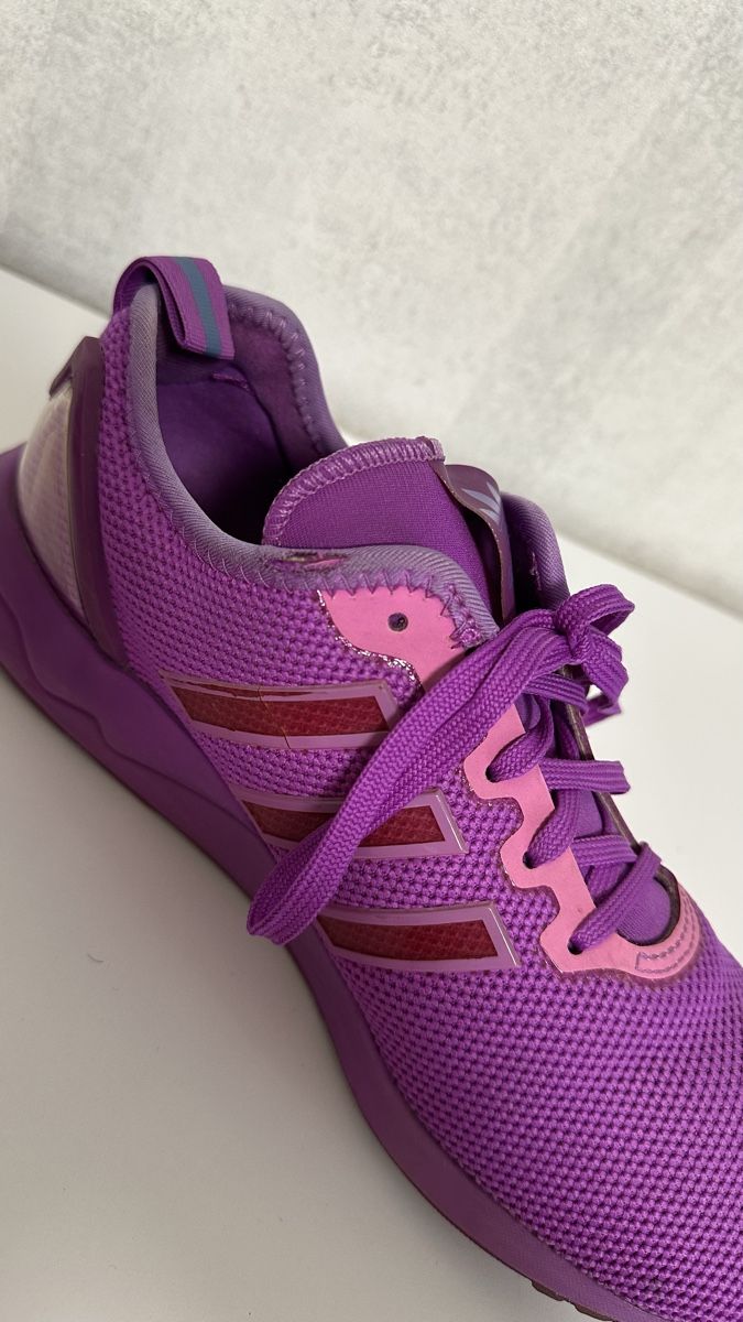 Sticker: Sneakers Adidas – Usato da Viganello venduto da macrilove 5