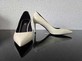 Saint Laurent Pumps, Elfenbein Lackleder, Grösse 38,5