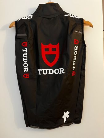 Assos Tudor Rain Vest