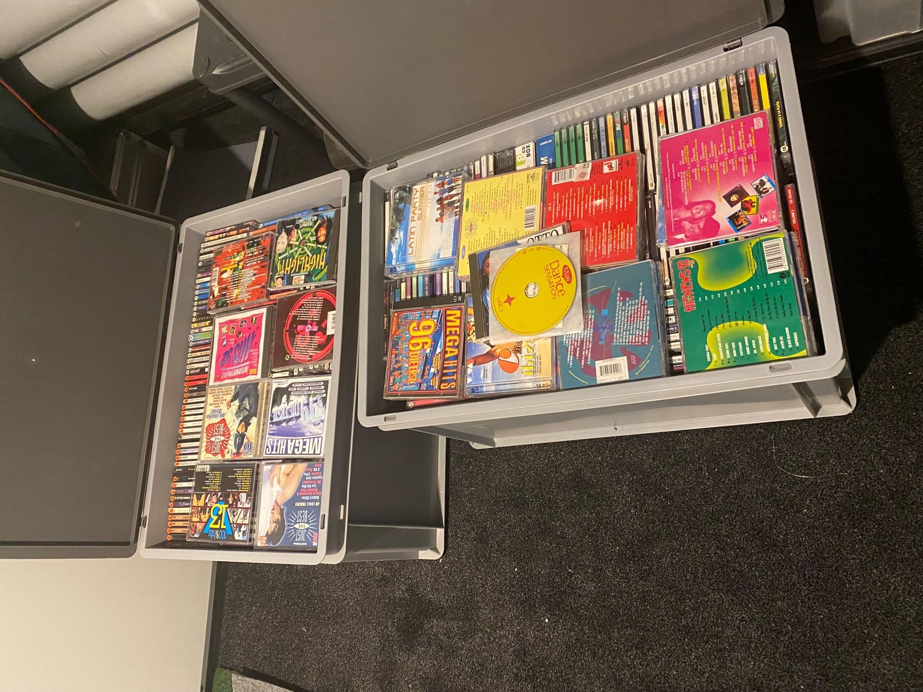CD: CD Sammlung Sampler, cirka 500 – Usato da Diessbach b. Büren venduto da cowansville