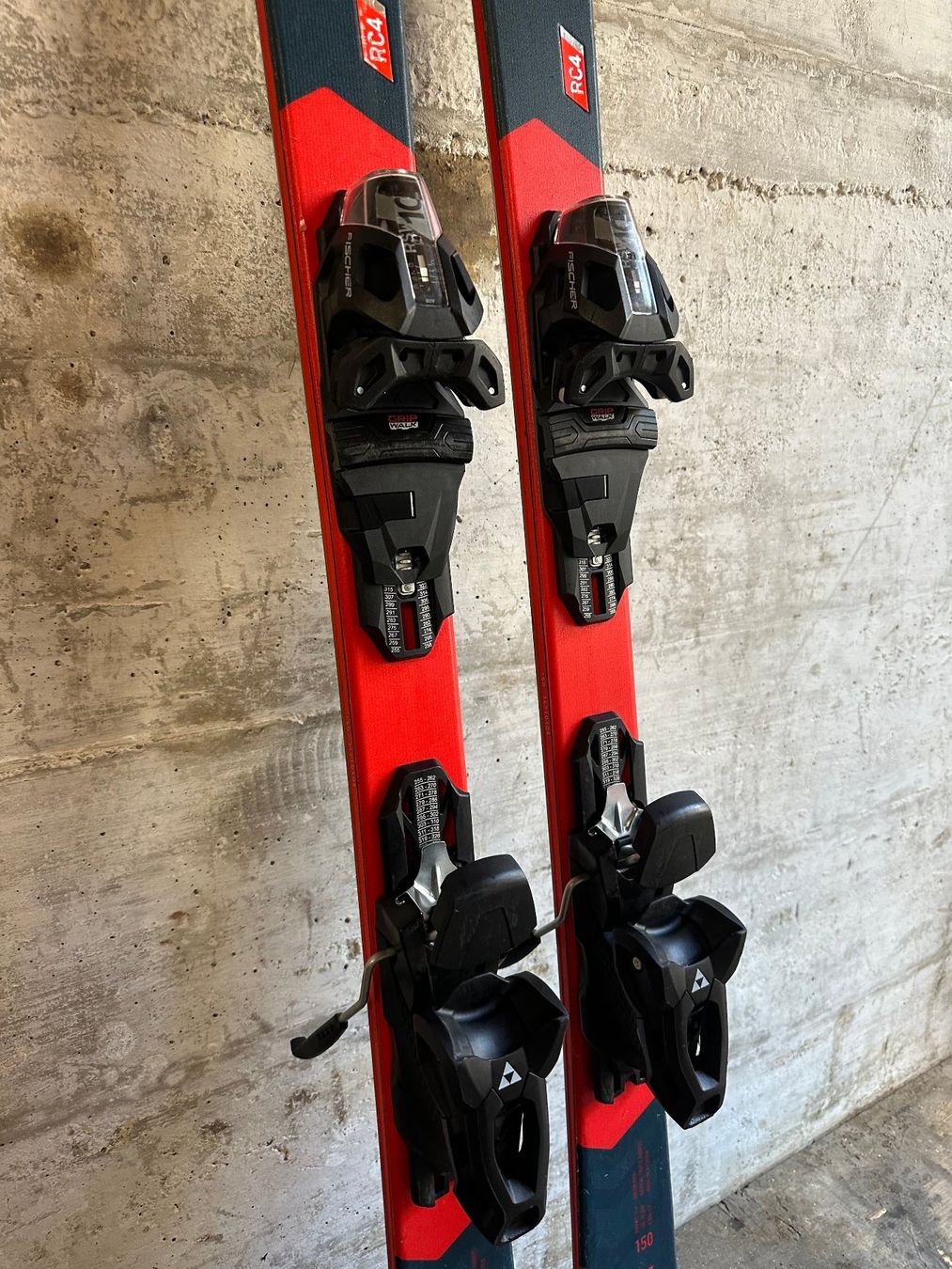 Fischer Sci: Fischer The Curv Ski 150CM – Usato da Emmenbrücke venduto da karkarkar 2