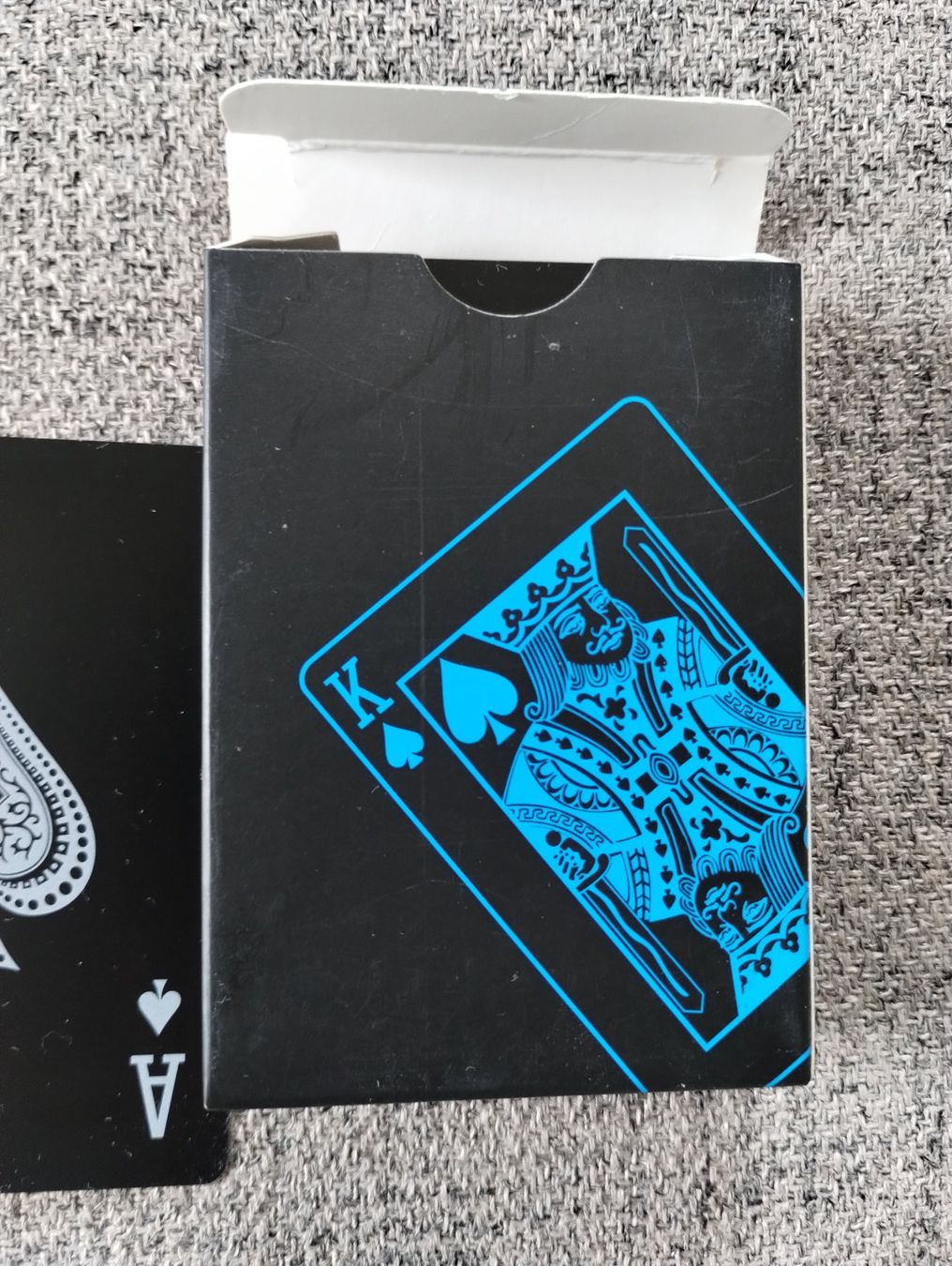 Spiele: Cartes de poker flexible imperméable bleu/noire – Neu (gemäss Beschreibung) aus Lausanne von Martinucci 1
