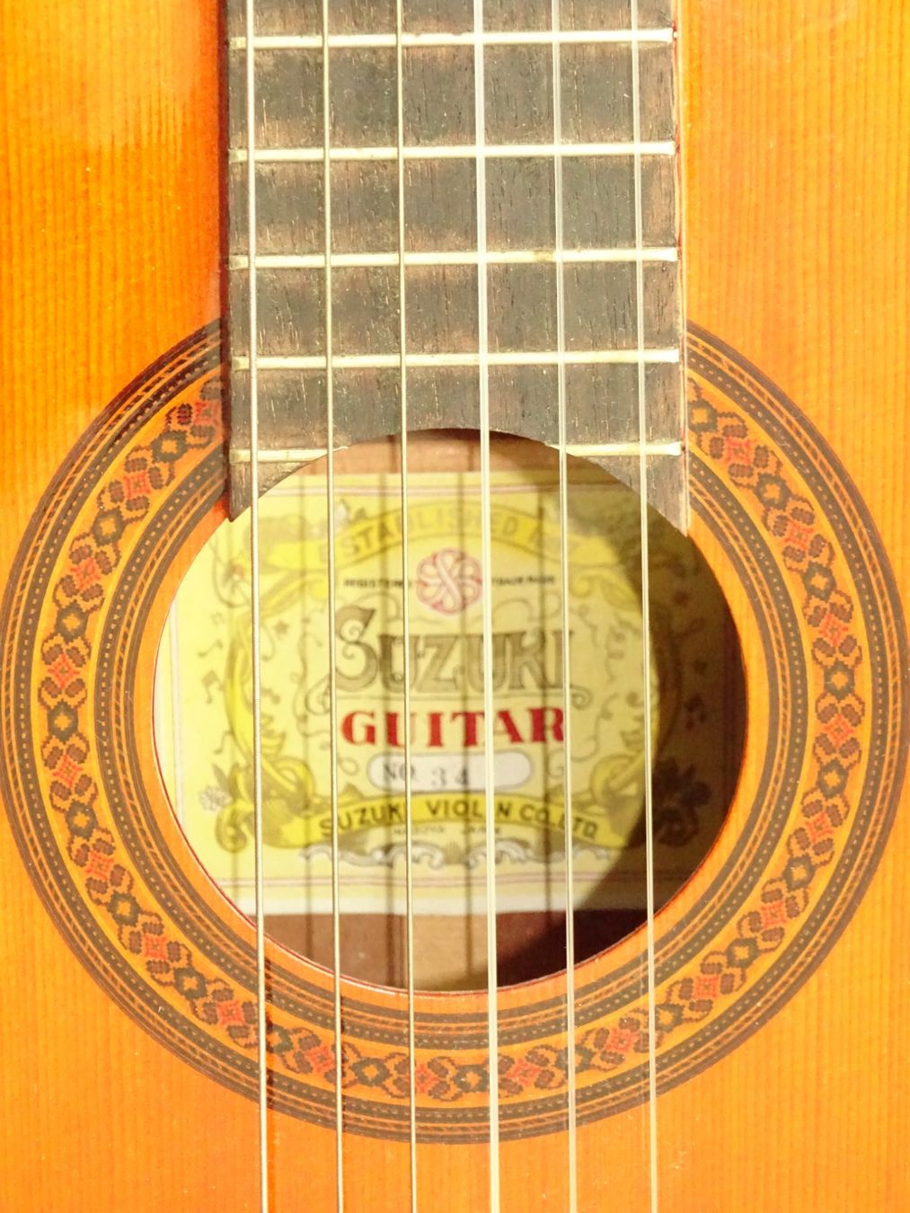 Suzuki Strumenti musicali: 4/4 Konzertgitarre Suzuki No34 – Usato da Hirzel venduto da Musicman03 1