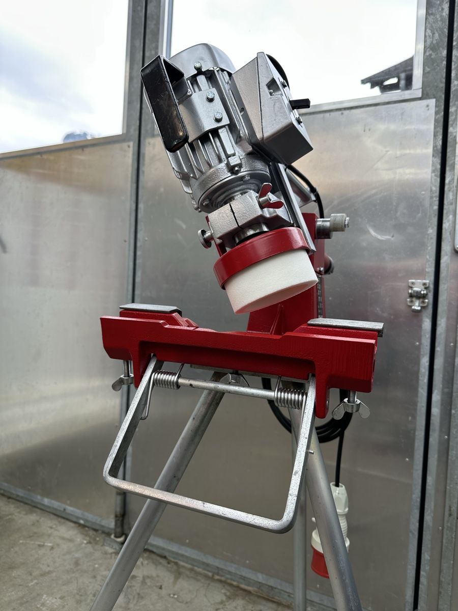 Schleifen & Polieren: Mähmesserschleifer Schleifgerät Rotax – Neu (gemäss Beschreibung) aus Schwende von weesli 2