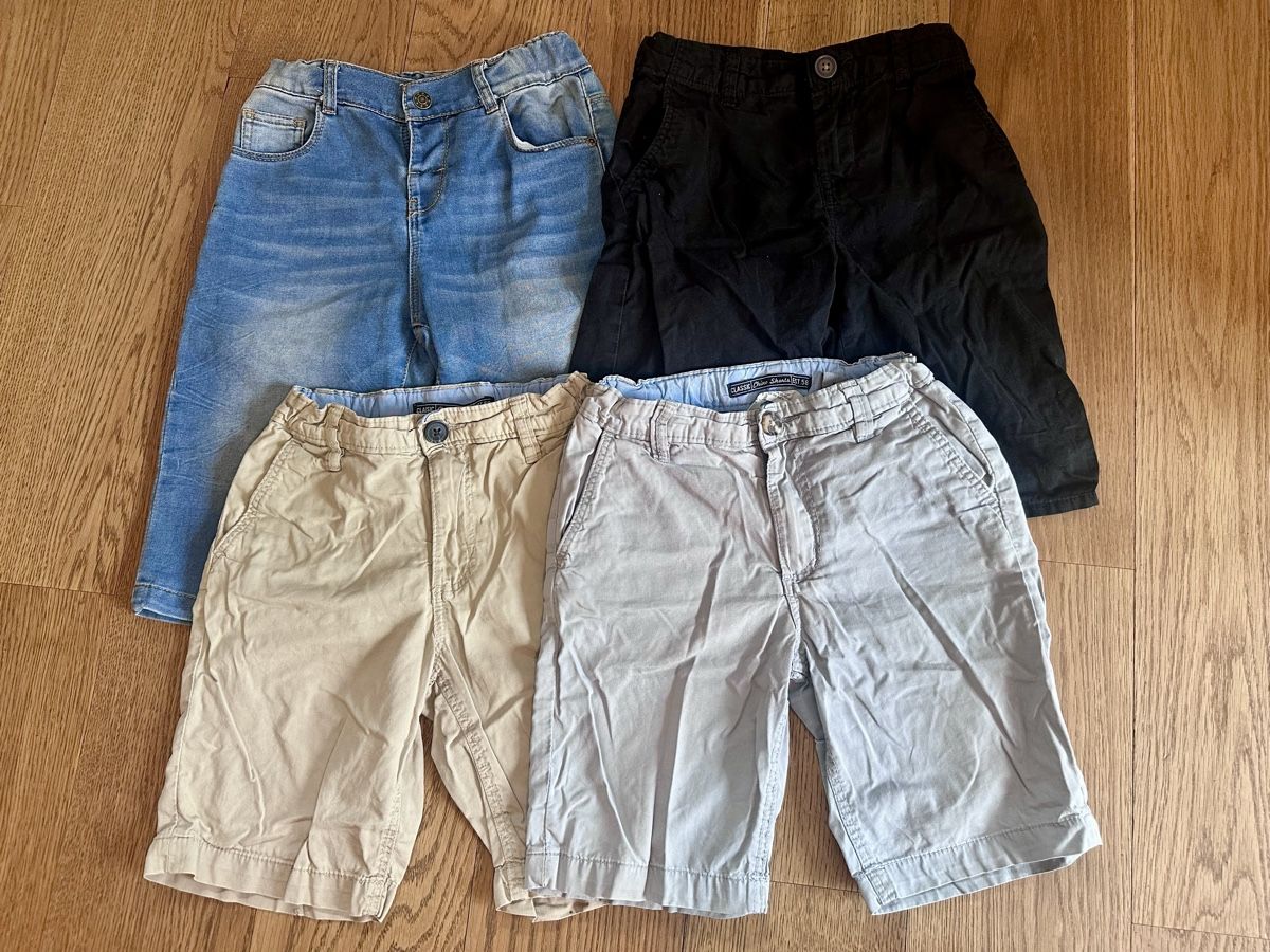 Pantaloni: Shorts Gr 134, Kleiderpacket – Usato da St. Gallen venduto da Juf1