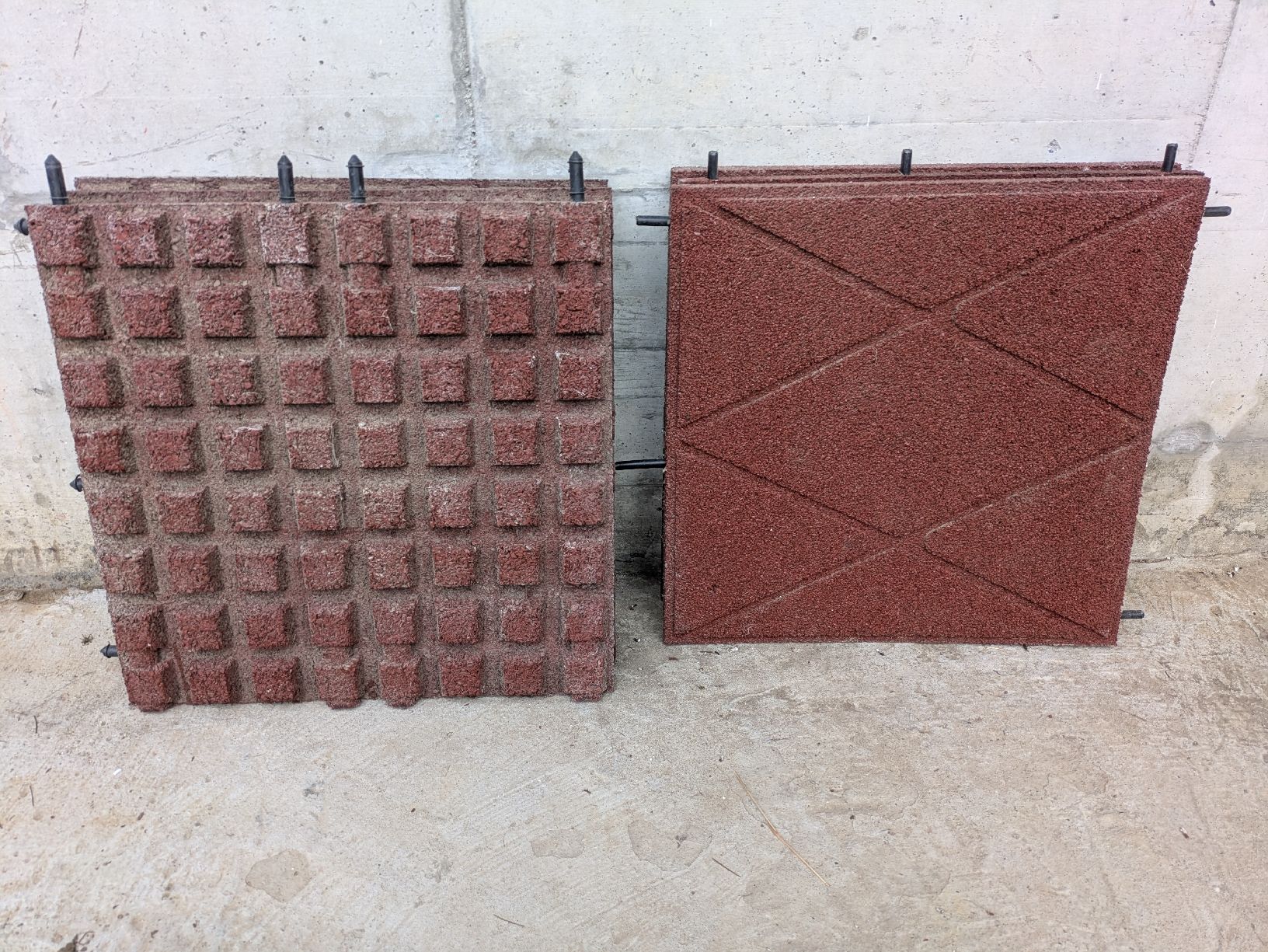 Rivestimenti per pavimenti: Fallschutzplatten – Usato da Schlosswil venduto da Gunner85