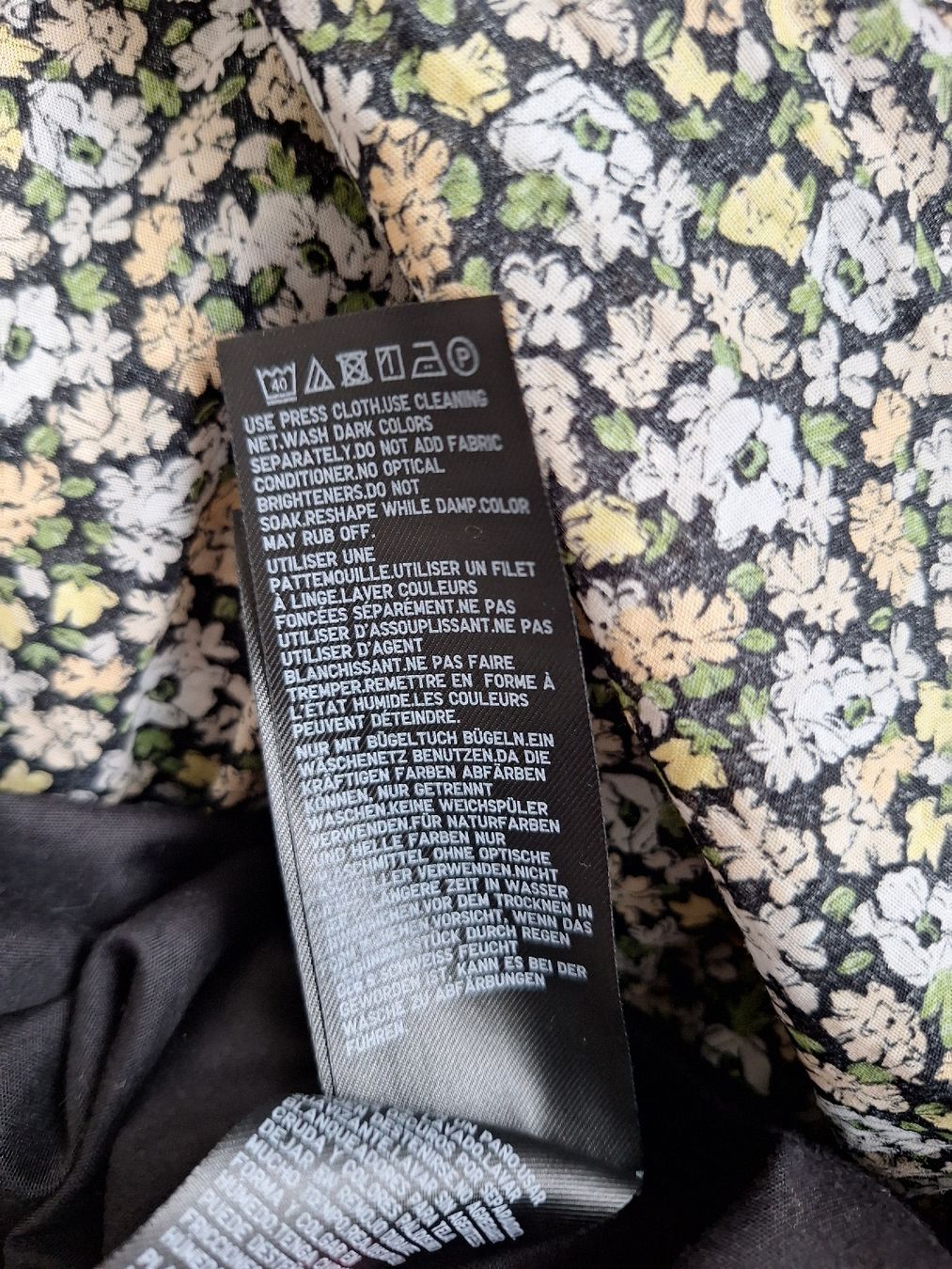 Uniqlo Vestiti: Uniqlo Sommerkleid Blumenmuster – Usato da Landquart venduto da gra_w9jz 2