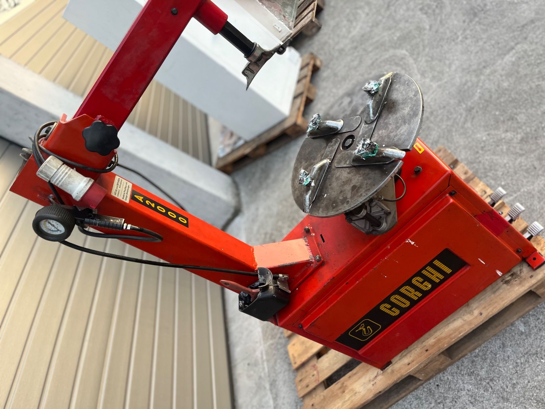 Corghi Toutes les machines: Pneumaschine Corghi – D'occasion à Dällikon par CH-Schrauber 5