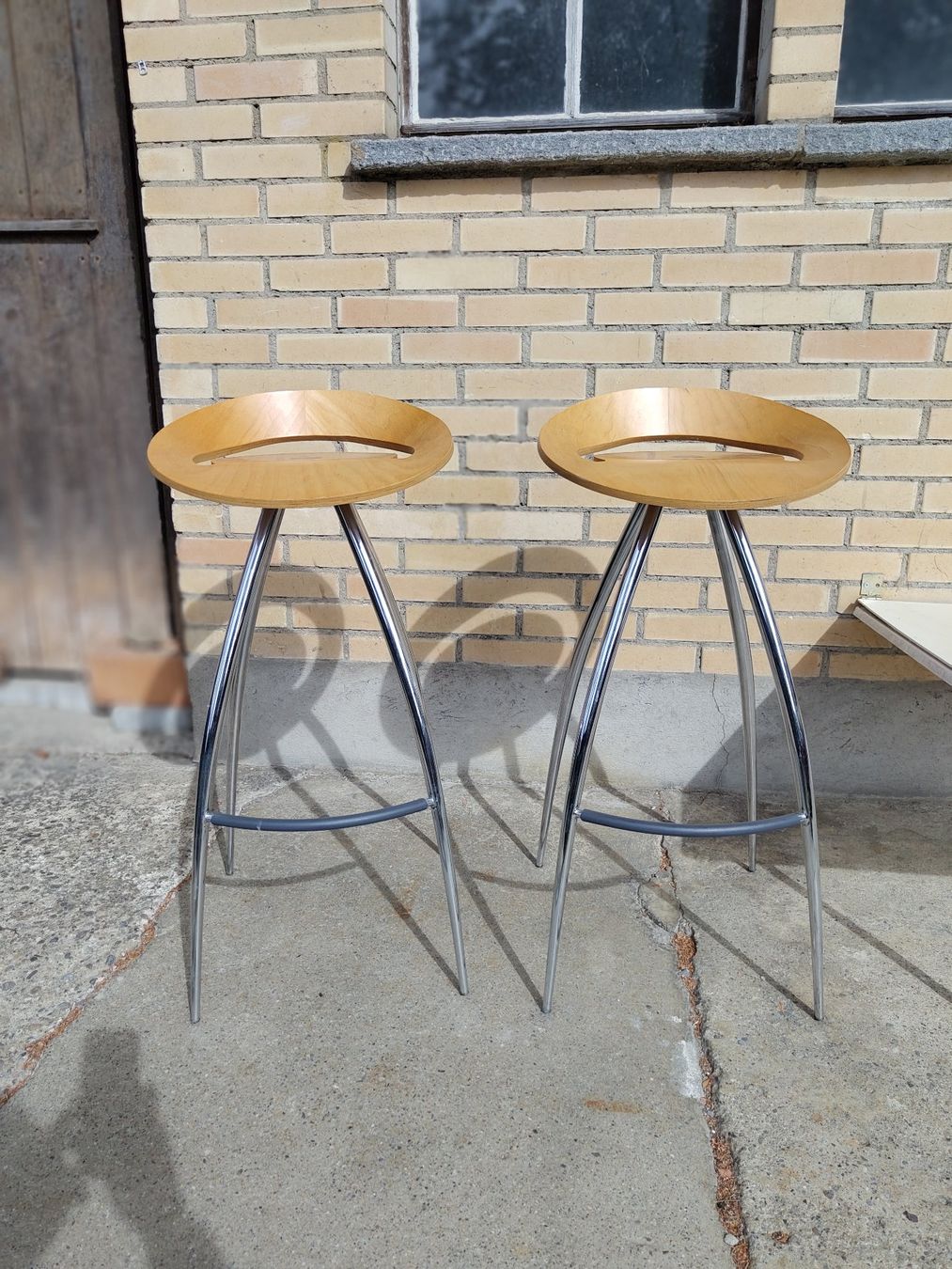 Tabourets: Zwei hübsche Hocker – D'occasion à Embrach par Belrupt