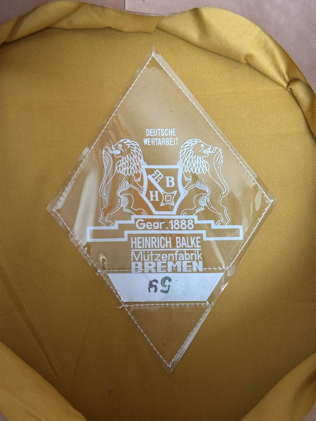 Uniformes: Historische DE Uniform mit Medaillen, Visor Cap etc. – Neuf (Voir description) à Goldach par igwhitestar 1