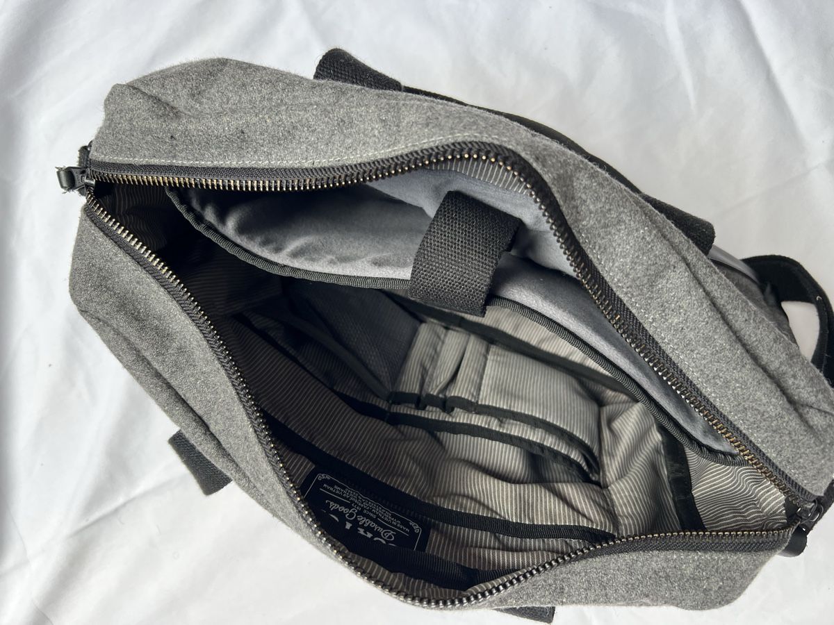 Burton Borse: Burton Bag Wool & Leather Computer Work Office Grey – Nuovo (secondo la descrizione) da Ecublens VD venduto da staceys.stuff 6