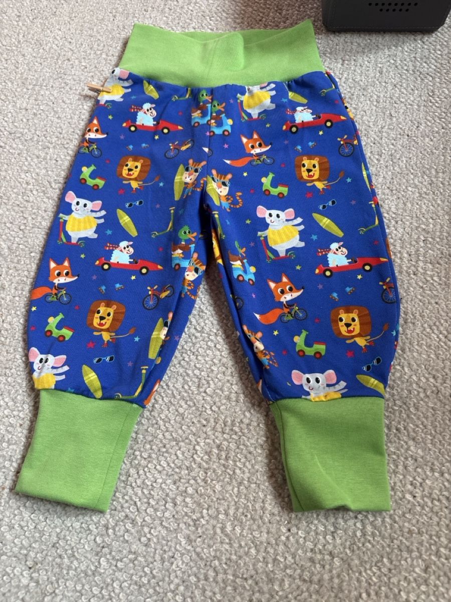 Pantaloni: Neue Handmade Pumphosen 74/80 – Nuovo e nell'imballaggio originale da Latterbach venduto da eselin23