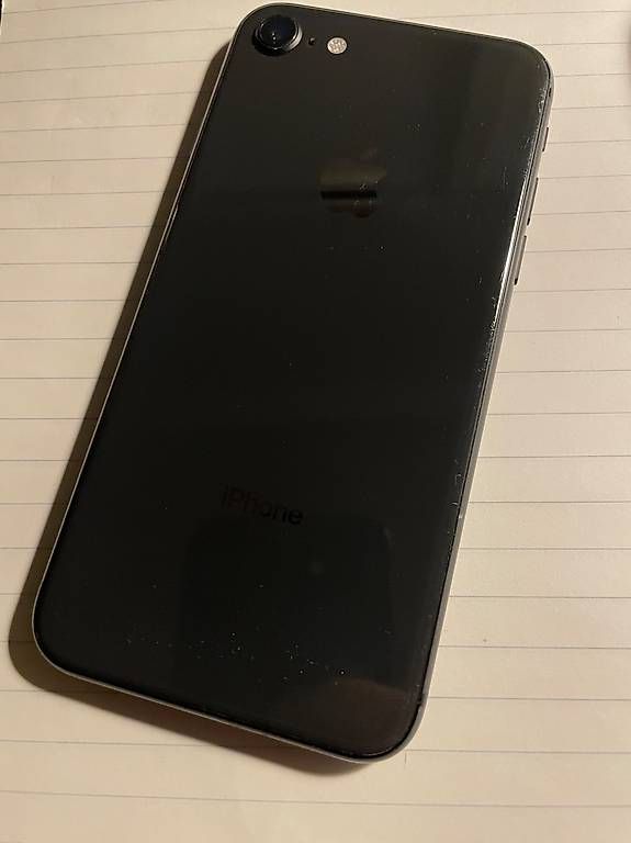 Telefoni cellulari / Smartphones: Iphone 8 - 64Gb – Usato da Porrentruy venduto da 40kg 1