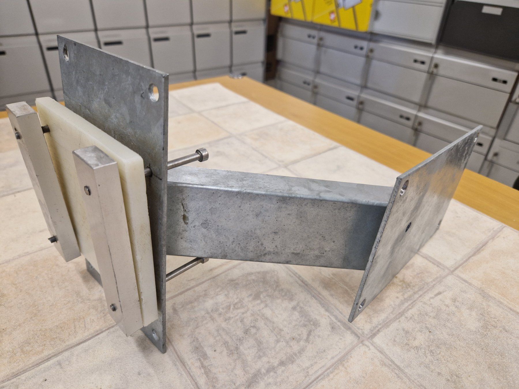 Altro per la casa: Wandkonsole ( Huber ) – Usato da Wiler b.Utzenstorf venduto da bamaa-shop
