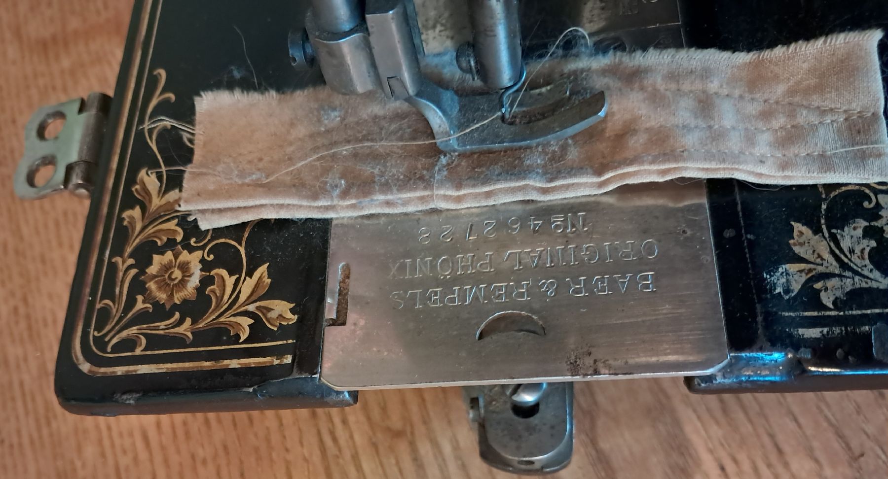 Phoenix Macchine da cucire: Antike Phoenix Nähmaschine - Deko oder zum Restaurieren! – Difettoso da Adlikon b. Andelfingen venduto da Kraemse 5
