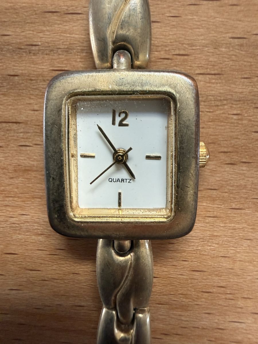 Armbänder & -reifen: Armbanduhr Quartz – Gebraucht aus Grenchen von Bastet007 1