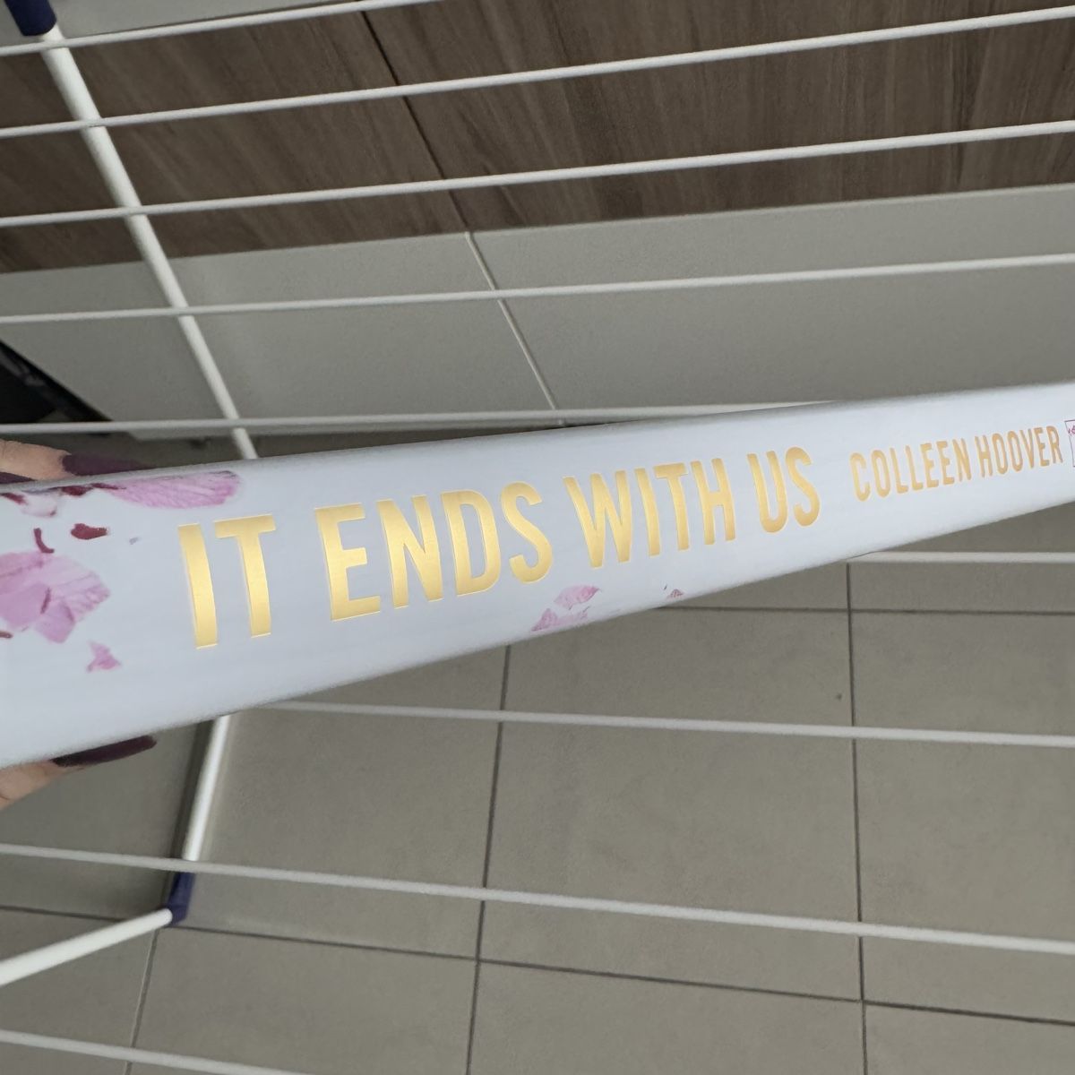 Libri: Colleen Hoover It ends with us Buch Special Edition – Nuovo (secondo la descrizione) da Sursee venduto da giu_205 3