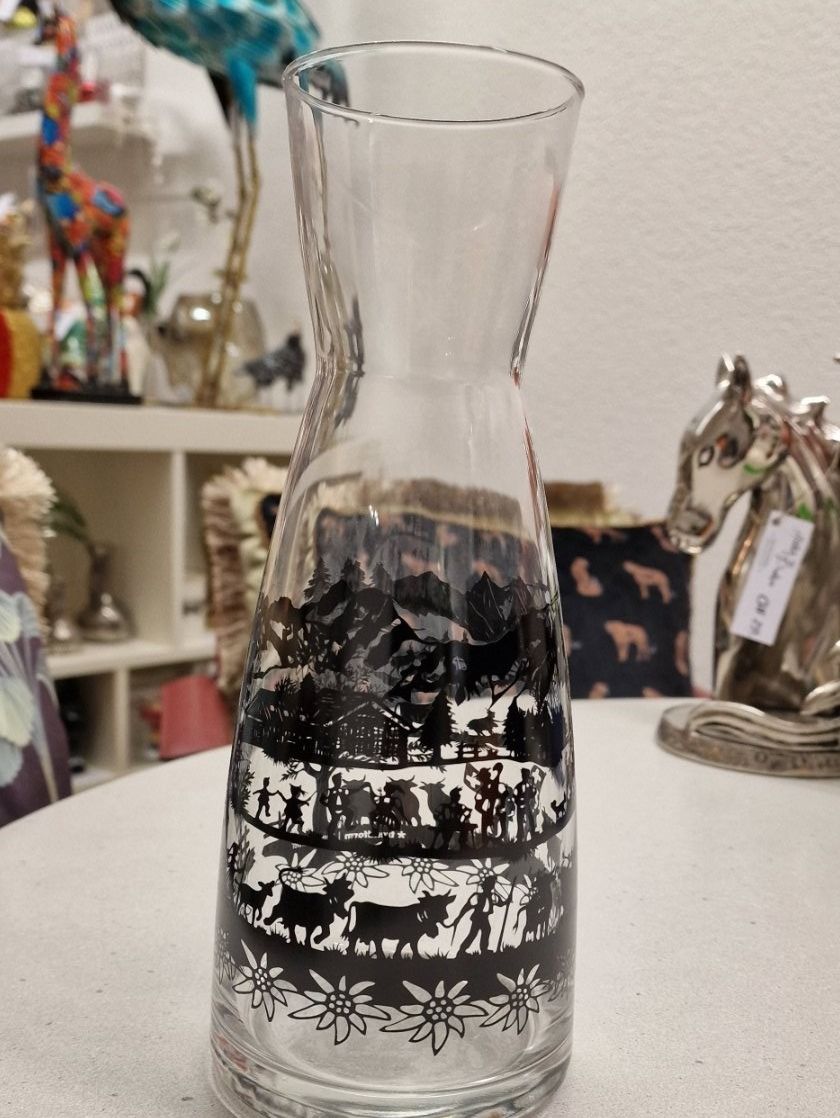 Carafes: Glaskaraffe 1L Swiss Tradition Scherenschnitt Muster – Neuf avec emballage d'origine à Schaffhausen par AtelierPudesco 2