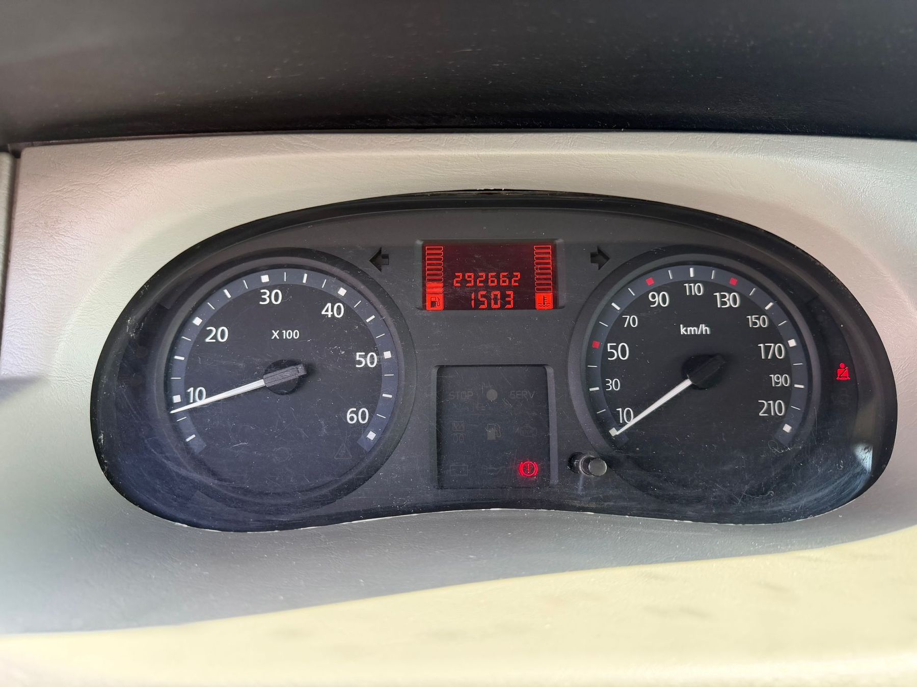 Renault Nutzfahrzeuge: Renault Trafic T29 – Gebraucht aus Bellinzona von AndreaMartinovic 6
