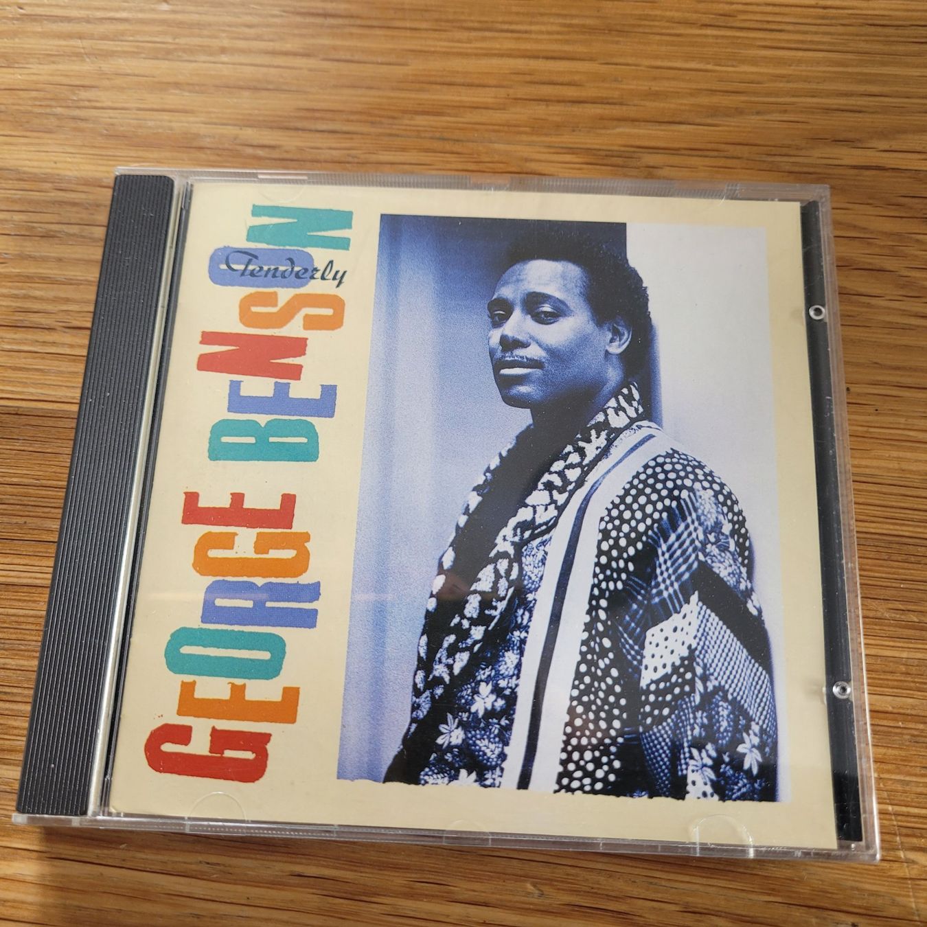 CD: CD Musique George Benson Tenderly – Usato da Biel/Bienne venduto da Destockweb