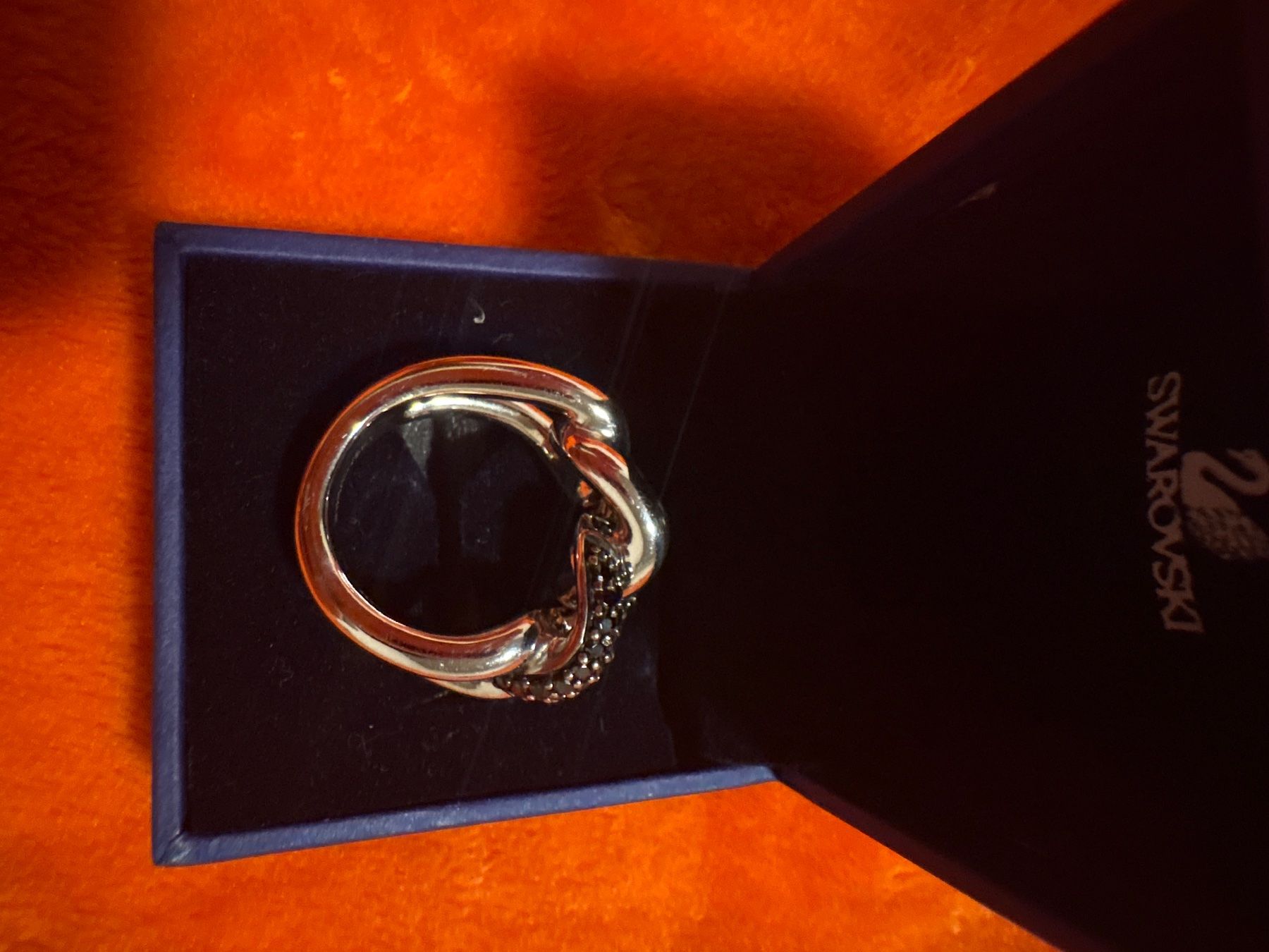 Swarovski Anelli: Swarovski Ring Kettendesign schwarz silberfarben – Usato da Biel/Bienne venduto da daf_d266 1
