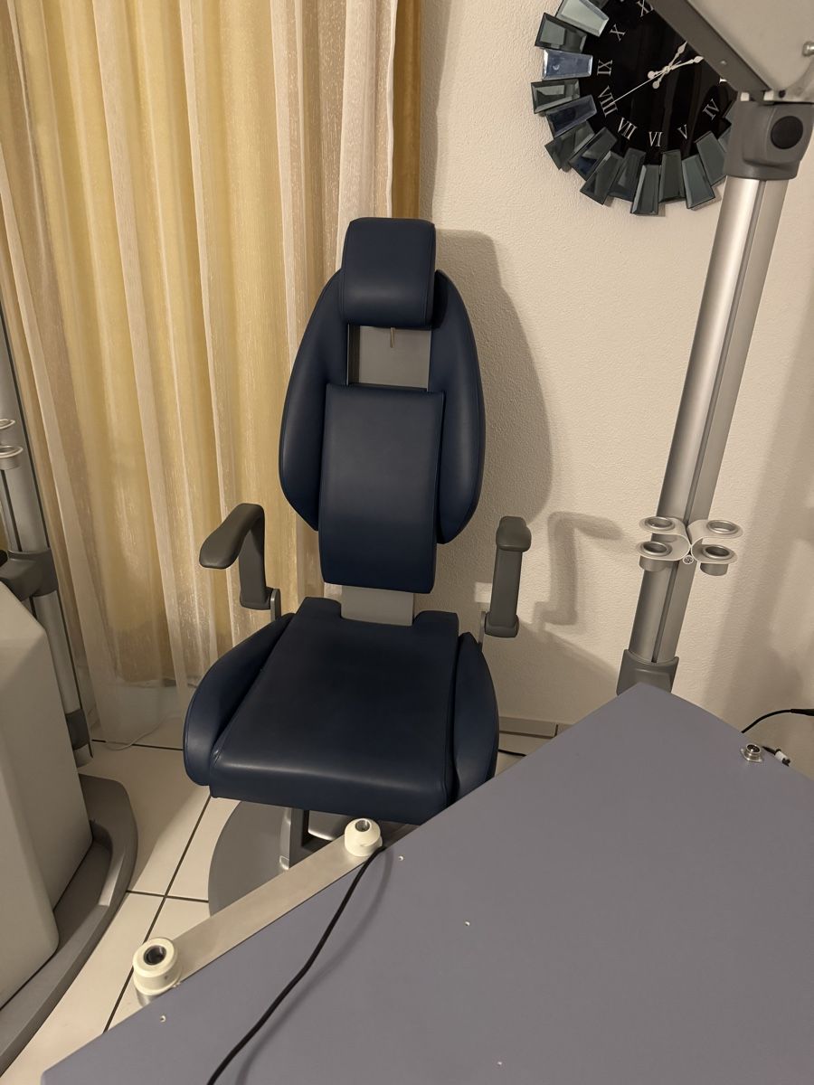 Attrezzature mediche: 2 Mal Refraktionsstühle – Usato da Olten venduto da buj_kym9 8