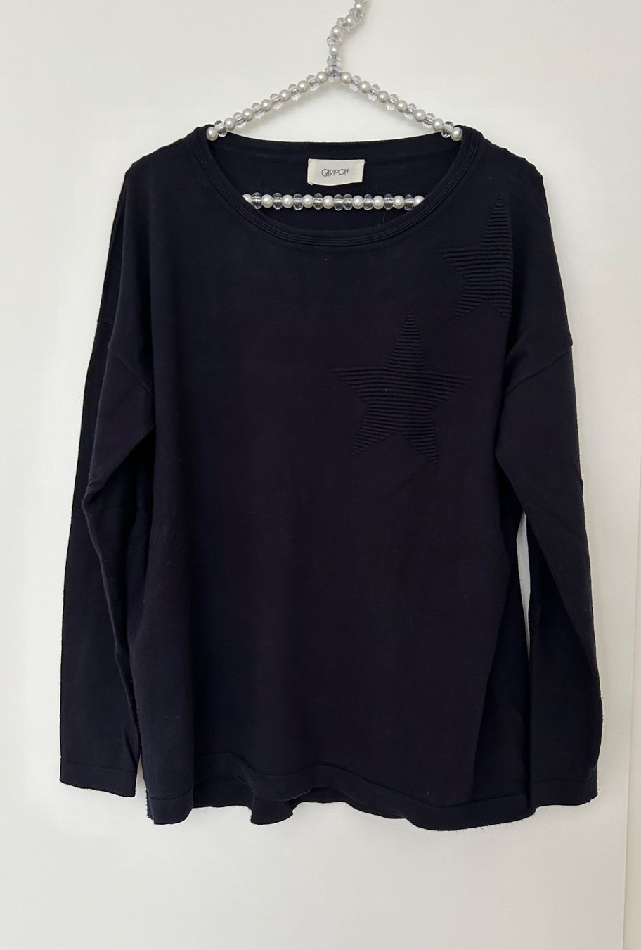 Pullover & Sweatshirts: Cartoon Pulli schwarz Gr. 40 – Gebraucht aus Horn von Resvi
