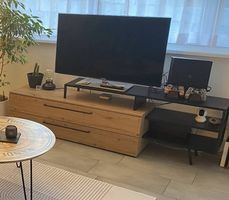 Lowboard in Eiche-Artisan Nachbildung und schwarz